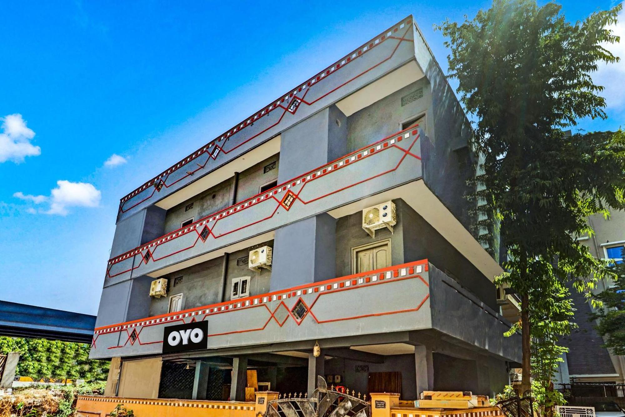 O Lavish Hotel