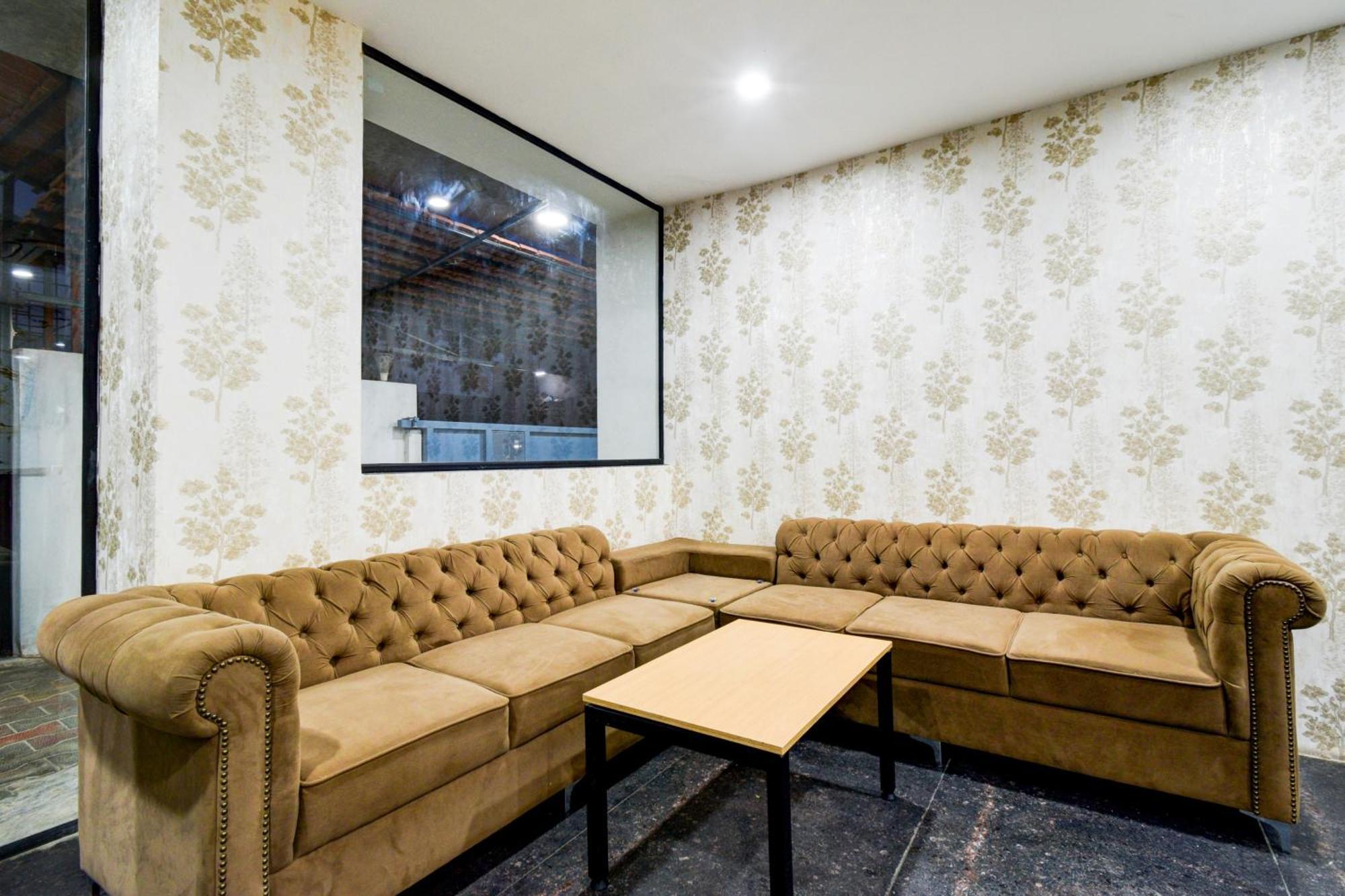 Hotel Townhouse Unnam