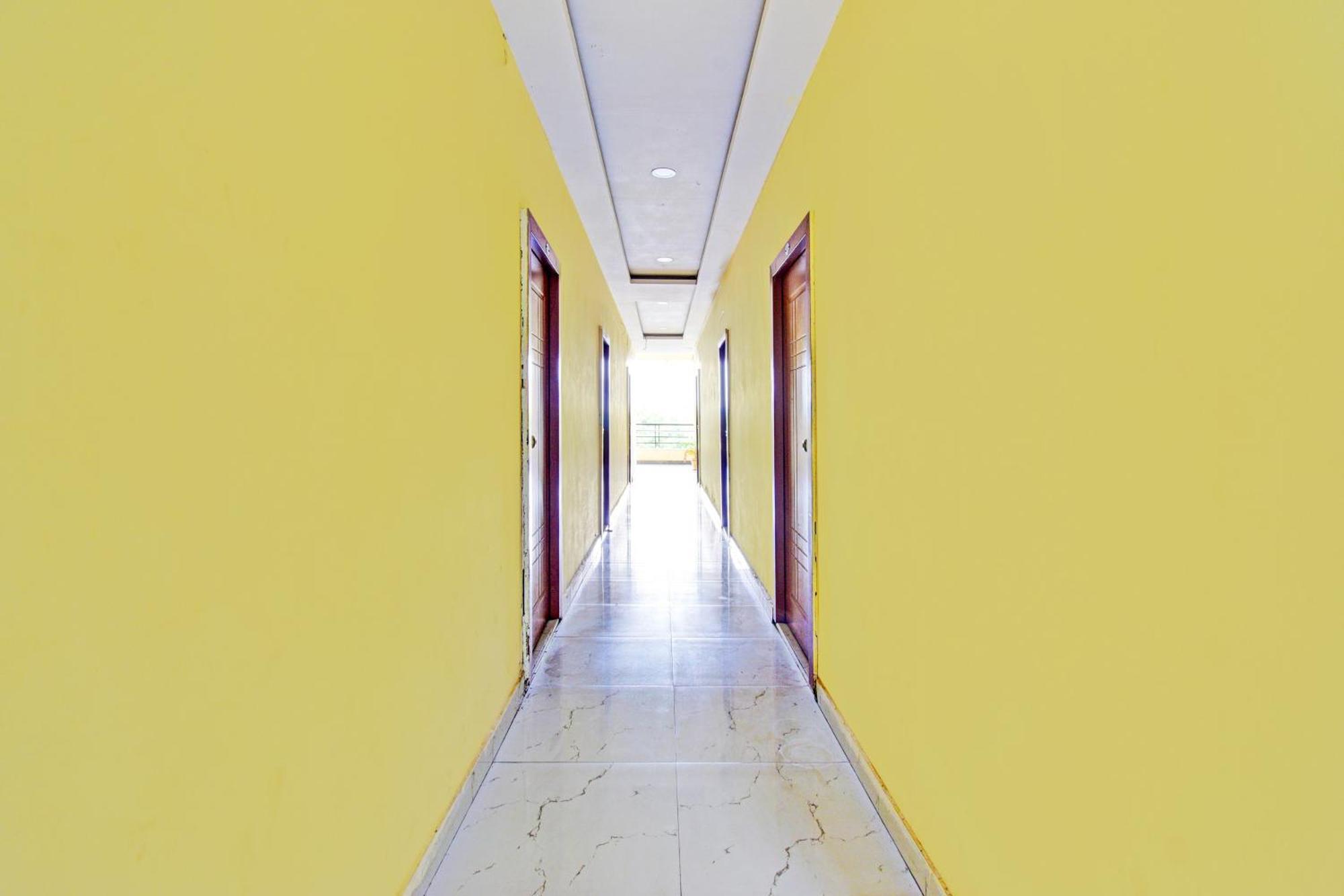 Hotel Super O Orange Jntu