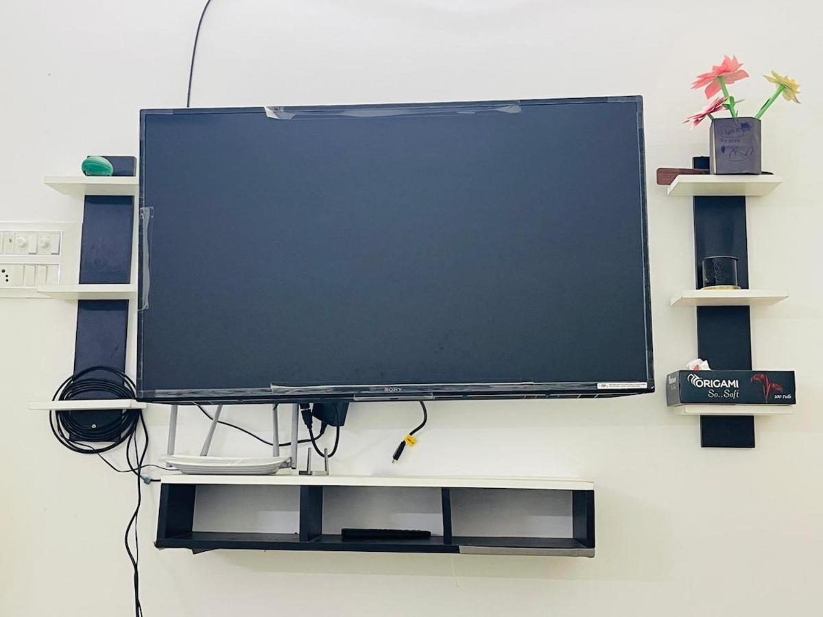 Luxurious 3 Bedroom Flat Near Airport Apartment Hyderabad