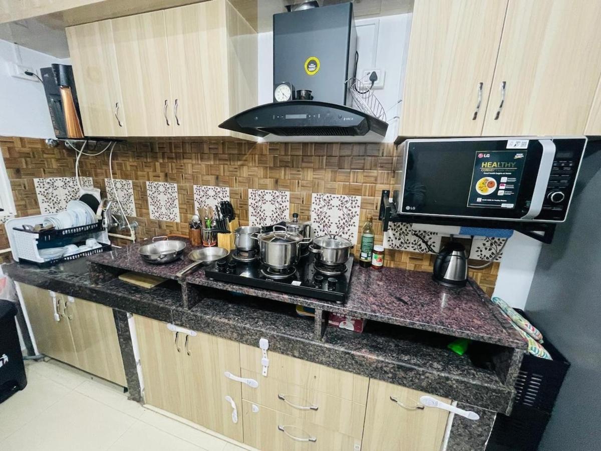 Luxurious 3 Bedroom Flat Near Airport * Hyderabad