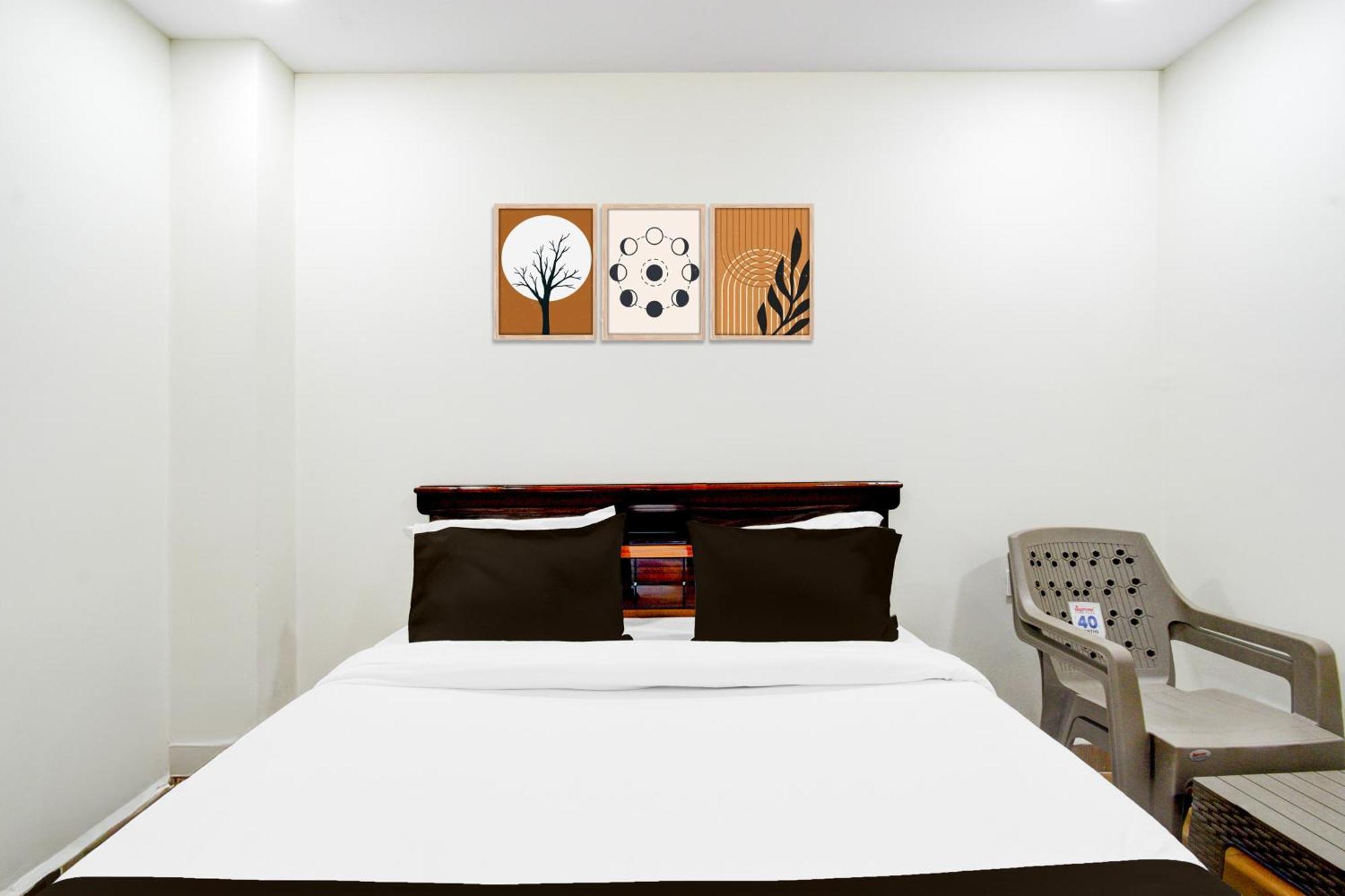 O Sri Sai Grand Hotel