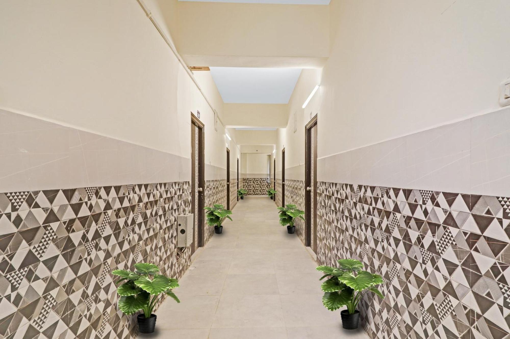 Hotel O Rio Lingampalli