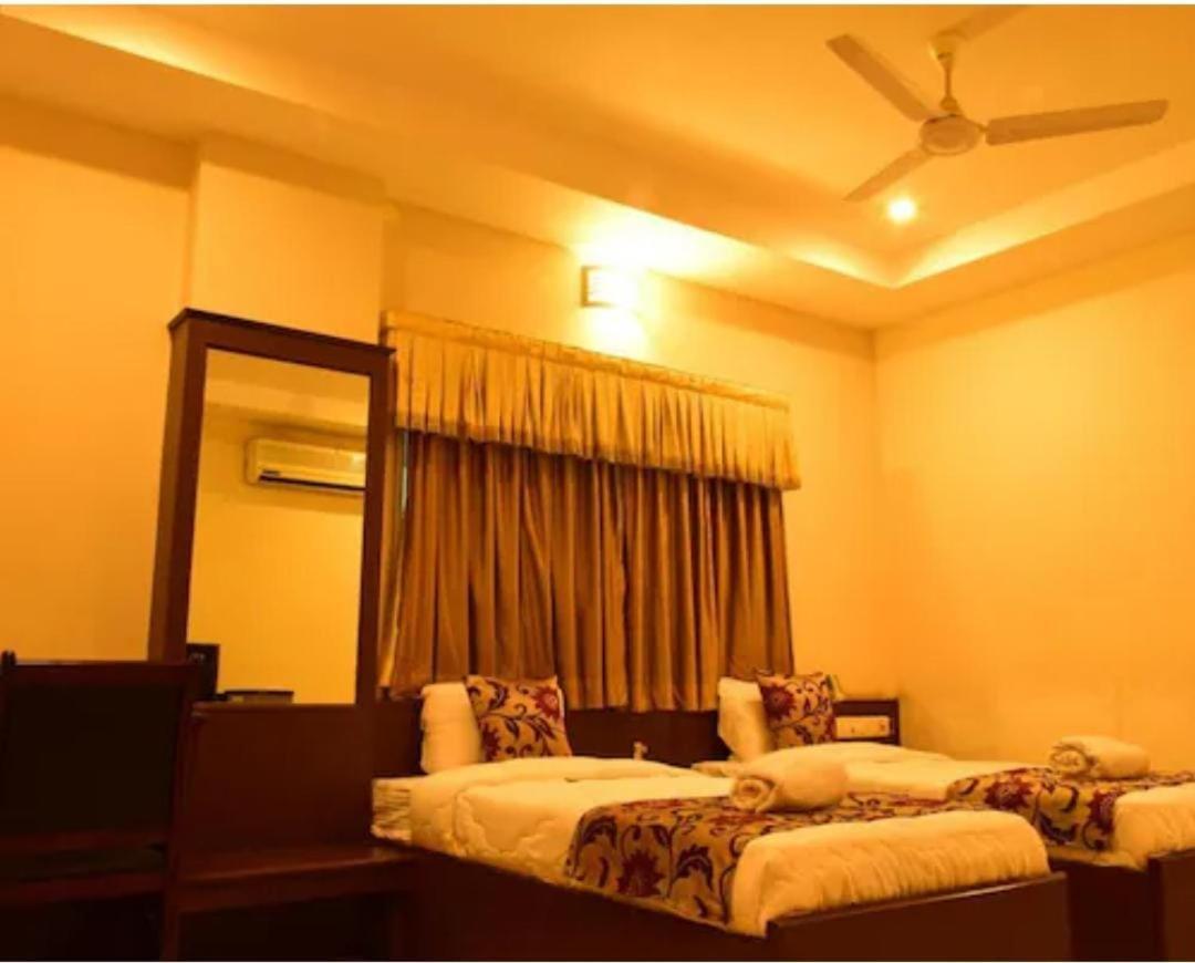 Blossom Rooms- Lakdikapul 3* Hyderabad