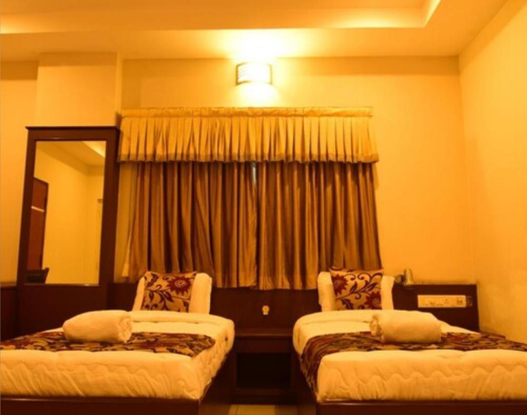 Hotel Blossom Rooms- Lakdikapul Hyderabad