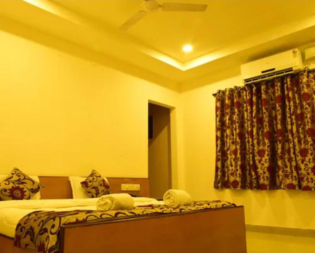 Hotel Blossom Rooms- Lakdikapul