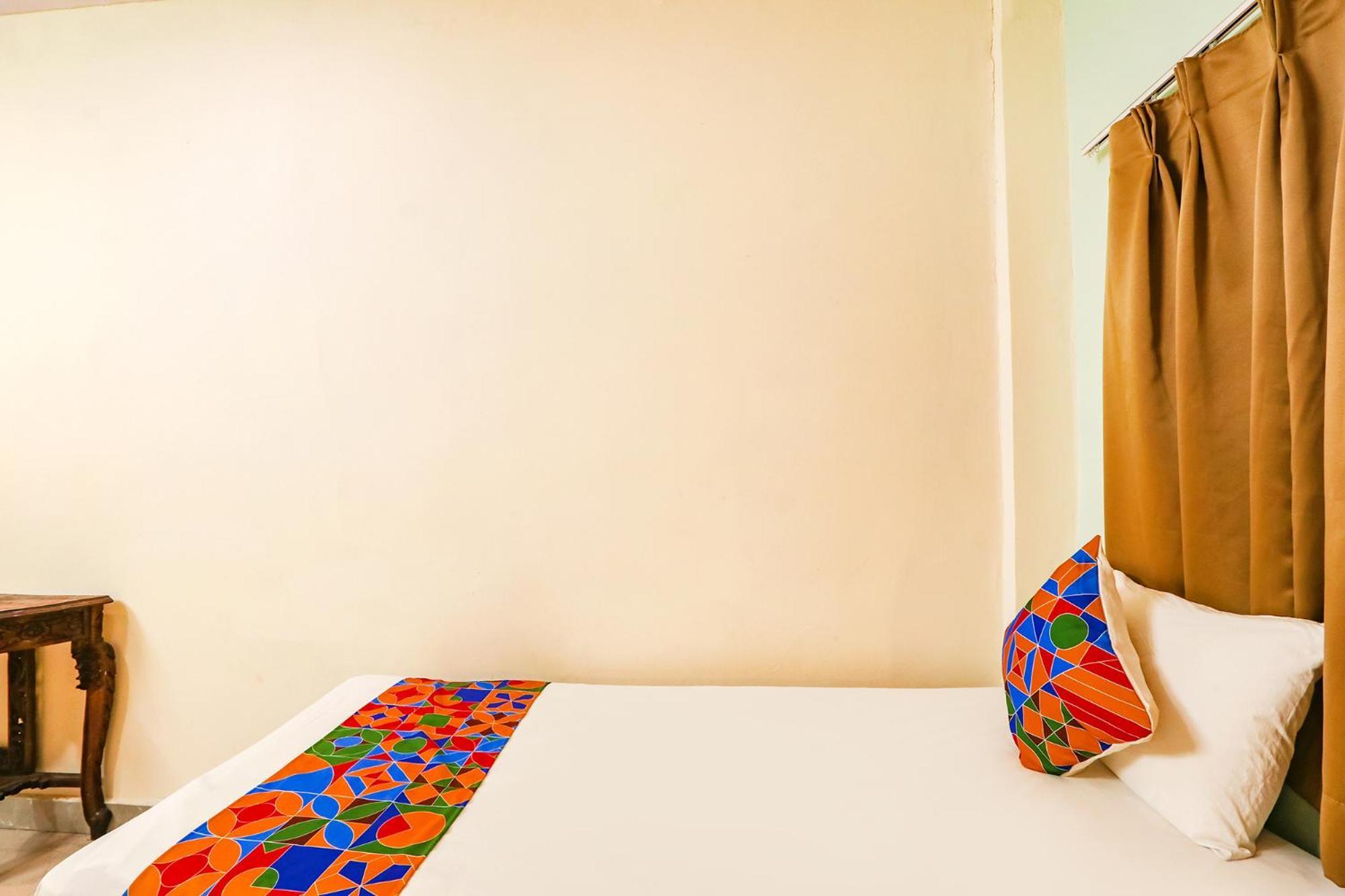 Fabhotel Maruthi Residency - Nr Lakdikapul Metro Station Hyderabad