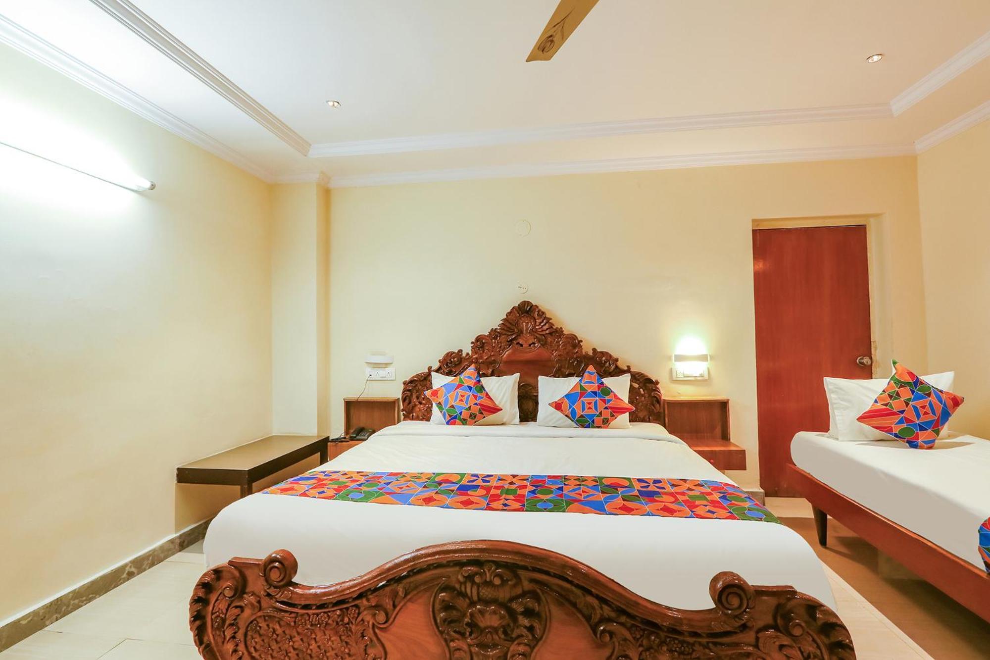 Fabhotel Maruthi Residency - Nr Lakdikapul Metro Station 3*