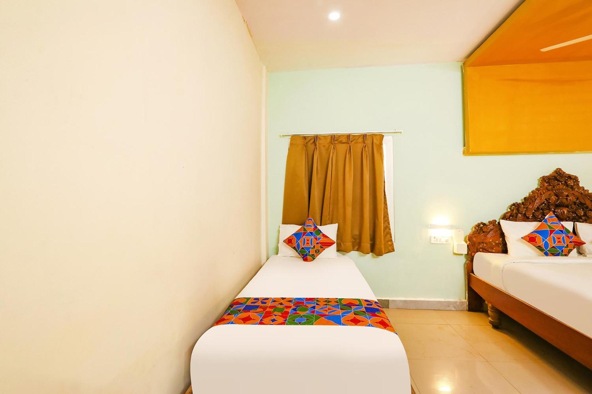Fabhotel Maruthi Residency - Nr Lakdikapul Metro Station