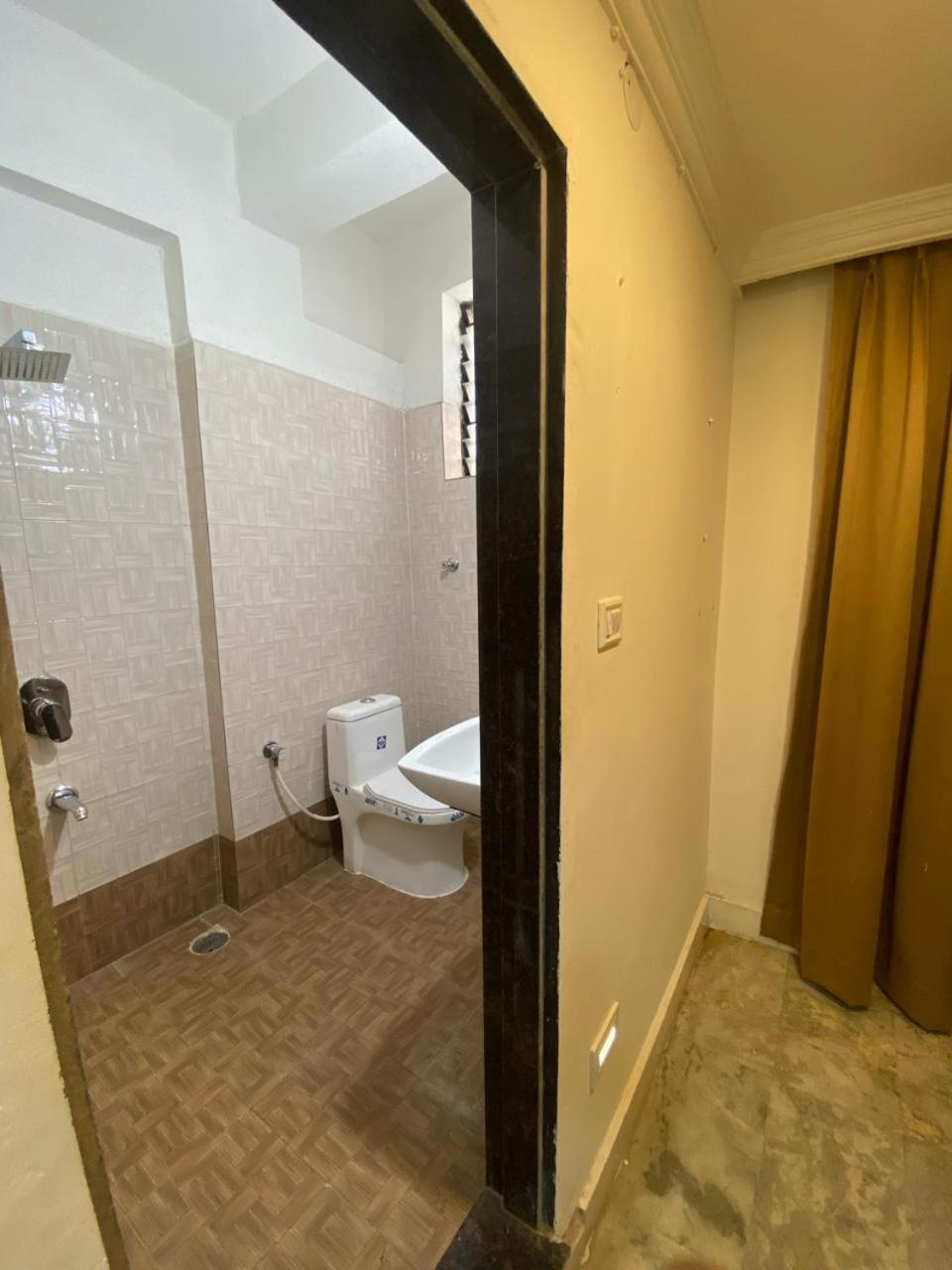 Blossoms Br Heights- Banjara Hills 3*