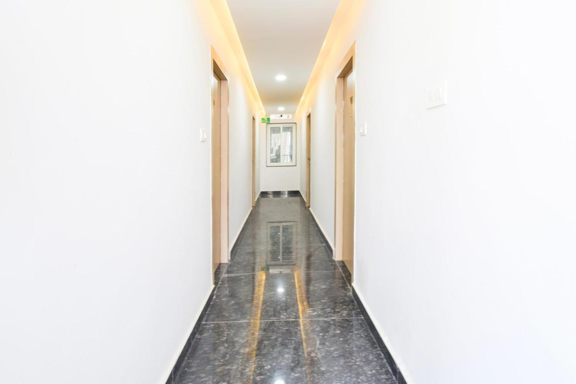 Super Townhouse Madhapur