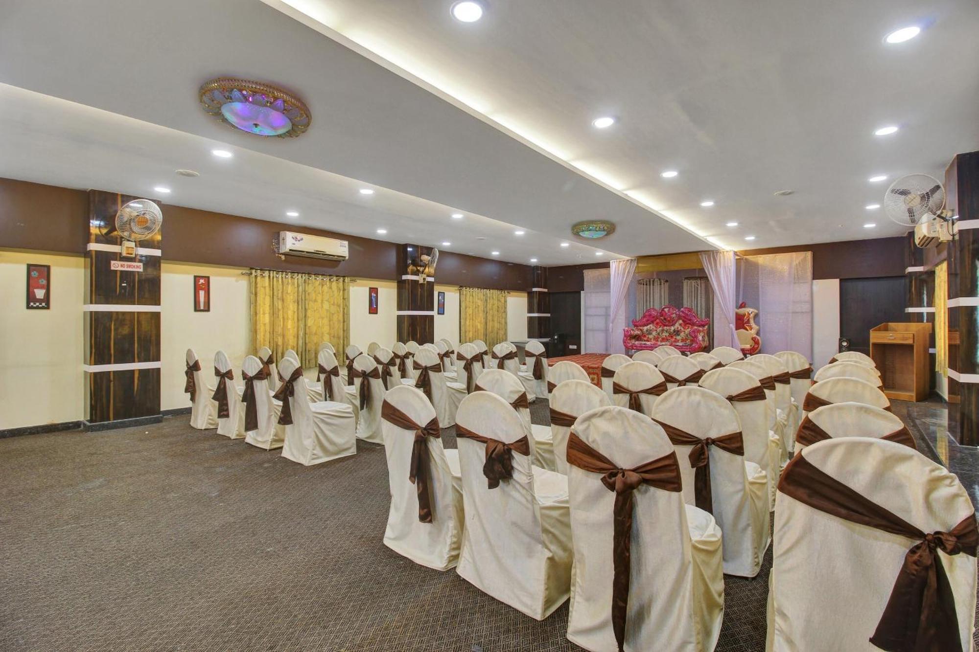 Hotel O Rahul International 4*