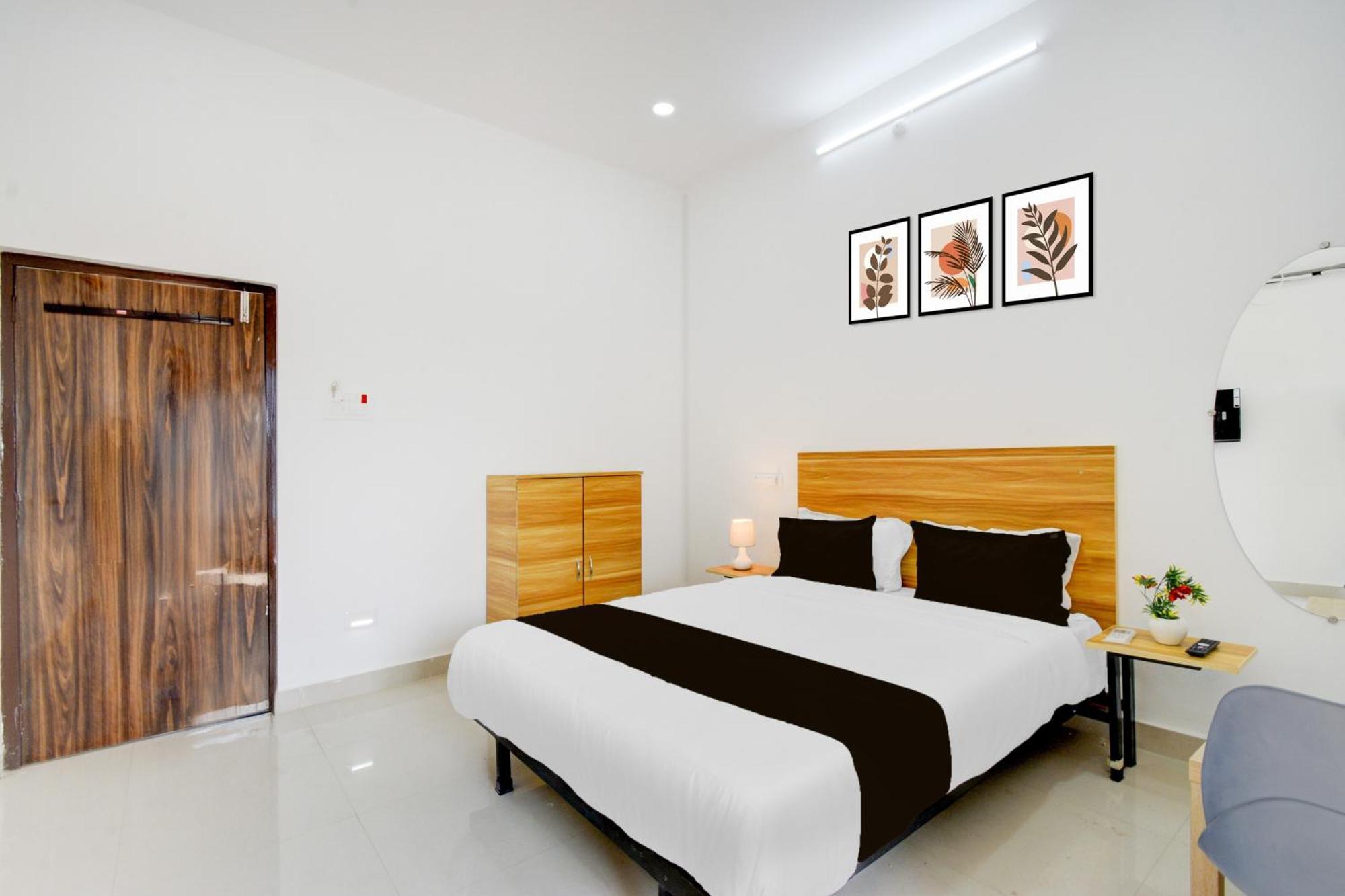 O Nayati Grand Hotel Maula Ali