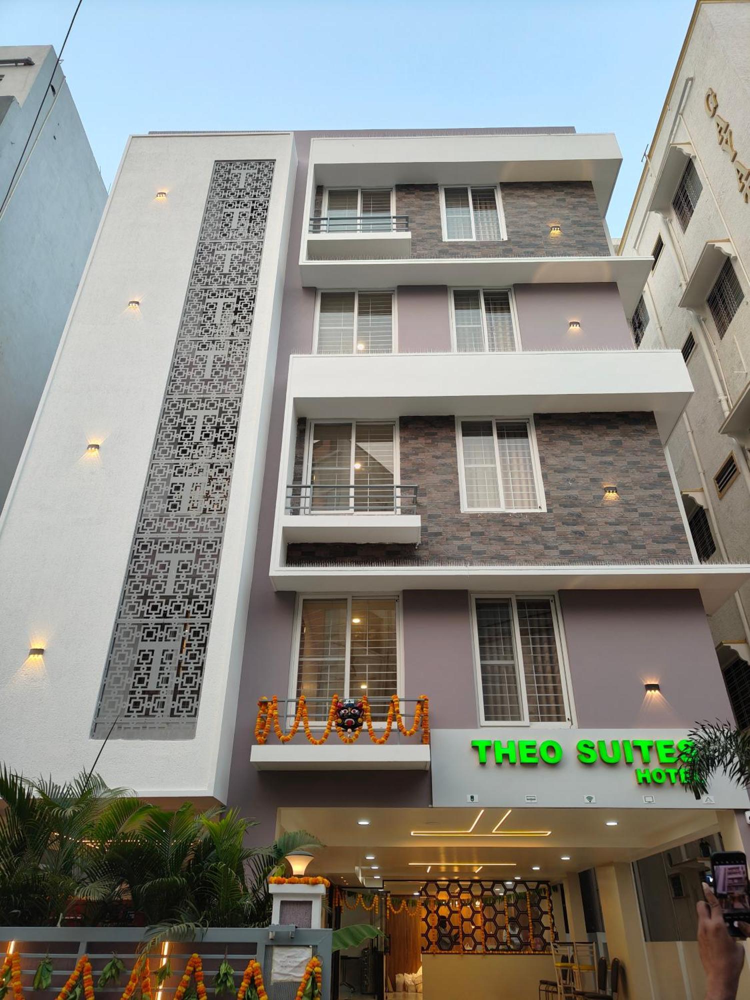Theo Madhapur 4* Hyderabad