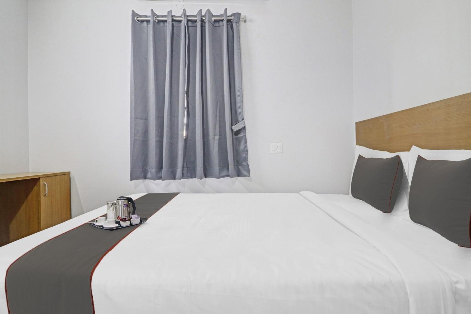 Collection O Golden Dreams Hotel 3*