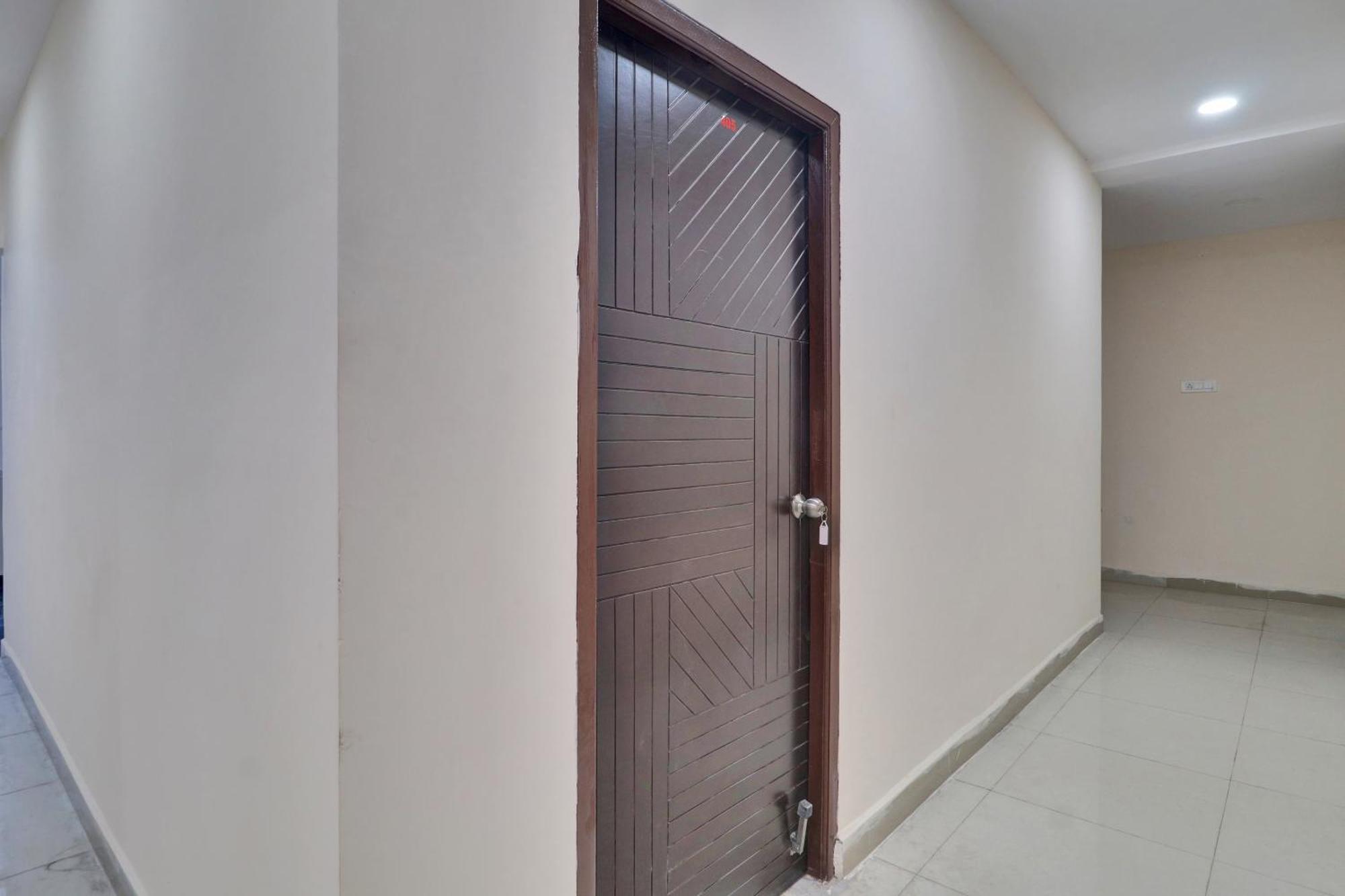 Hotel Shri Ganesh Near By Himayatnagar,ashok Nagar,rtc X Roads Hyderabad