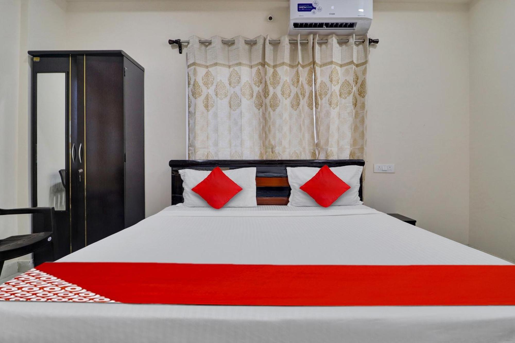 Shri Ganesh Near By Himayatnagar,ashok Nagar,rtc X Roads 3* Hyderabad