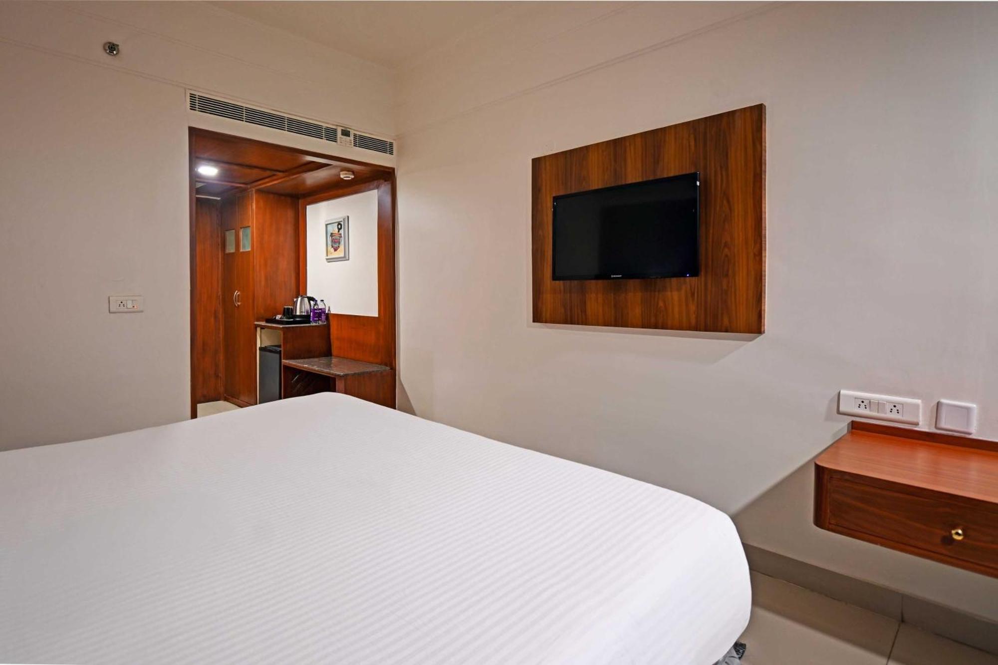 Palette Madhapur 5*