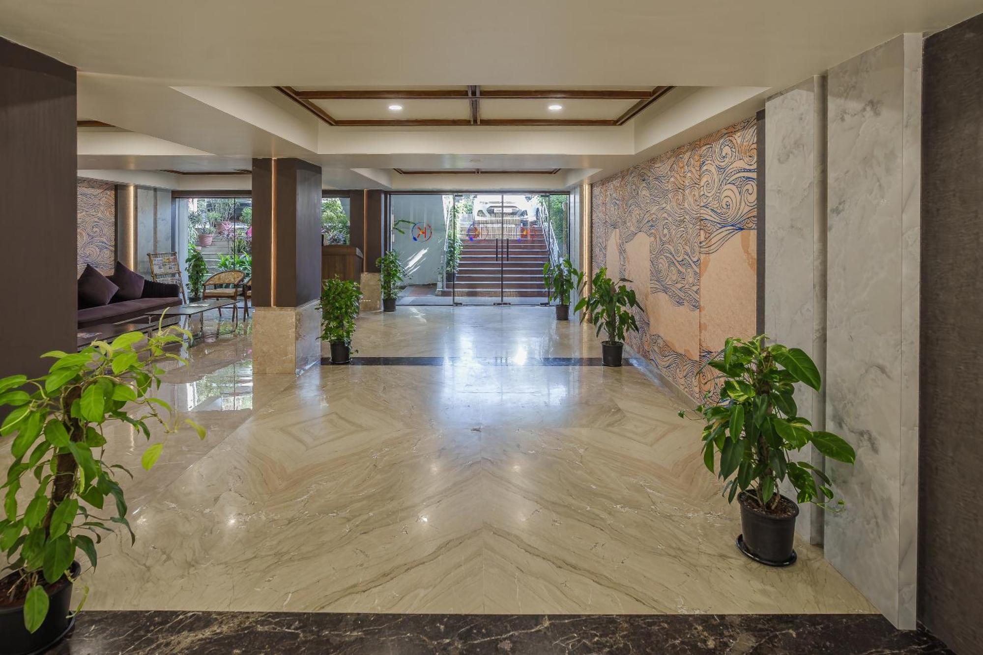 Hotel Kinara Grand