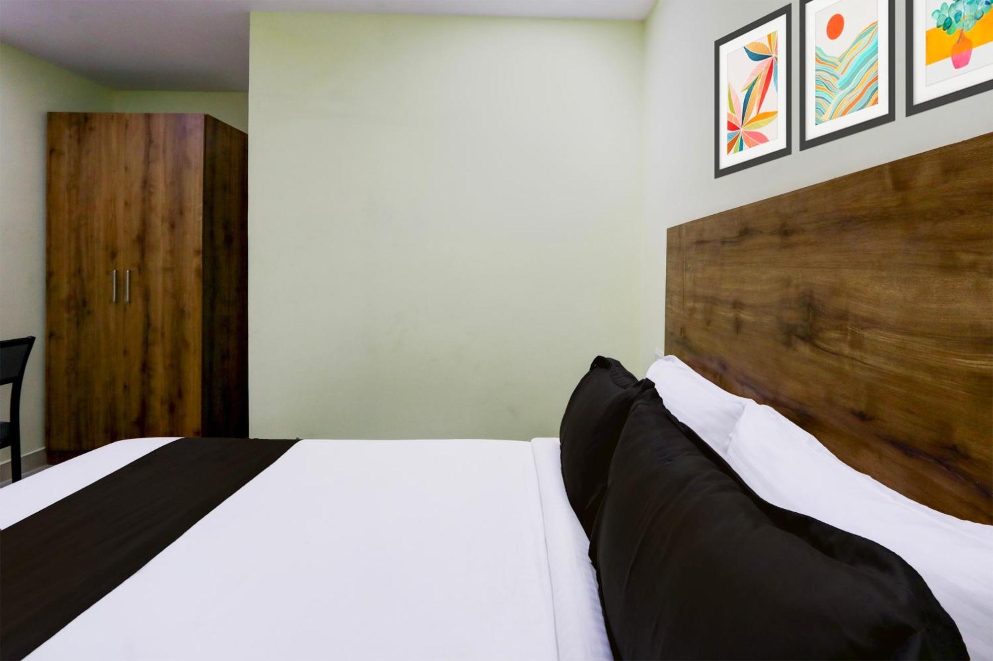 Townhouse Sr Luxury Hotel Hyderabad