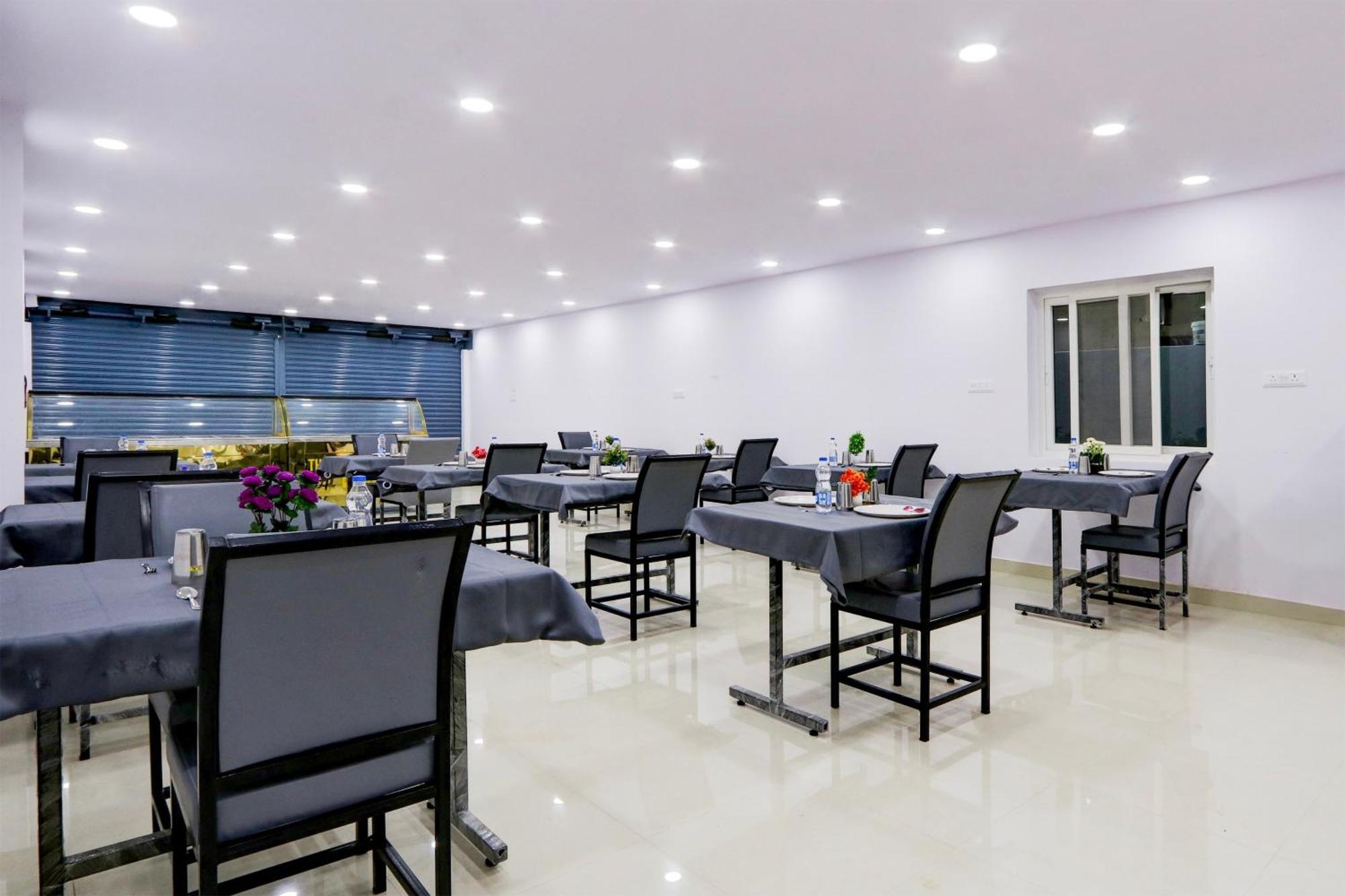 Townhouse Sr Luxury Hotel