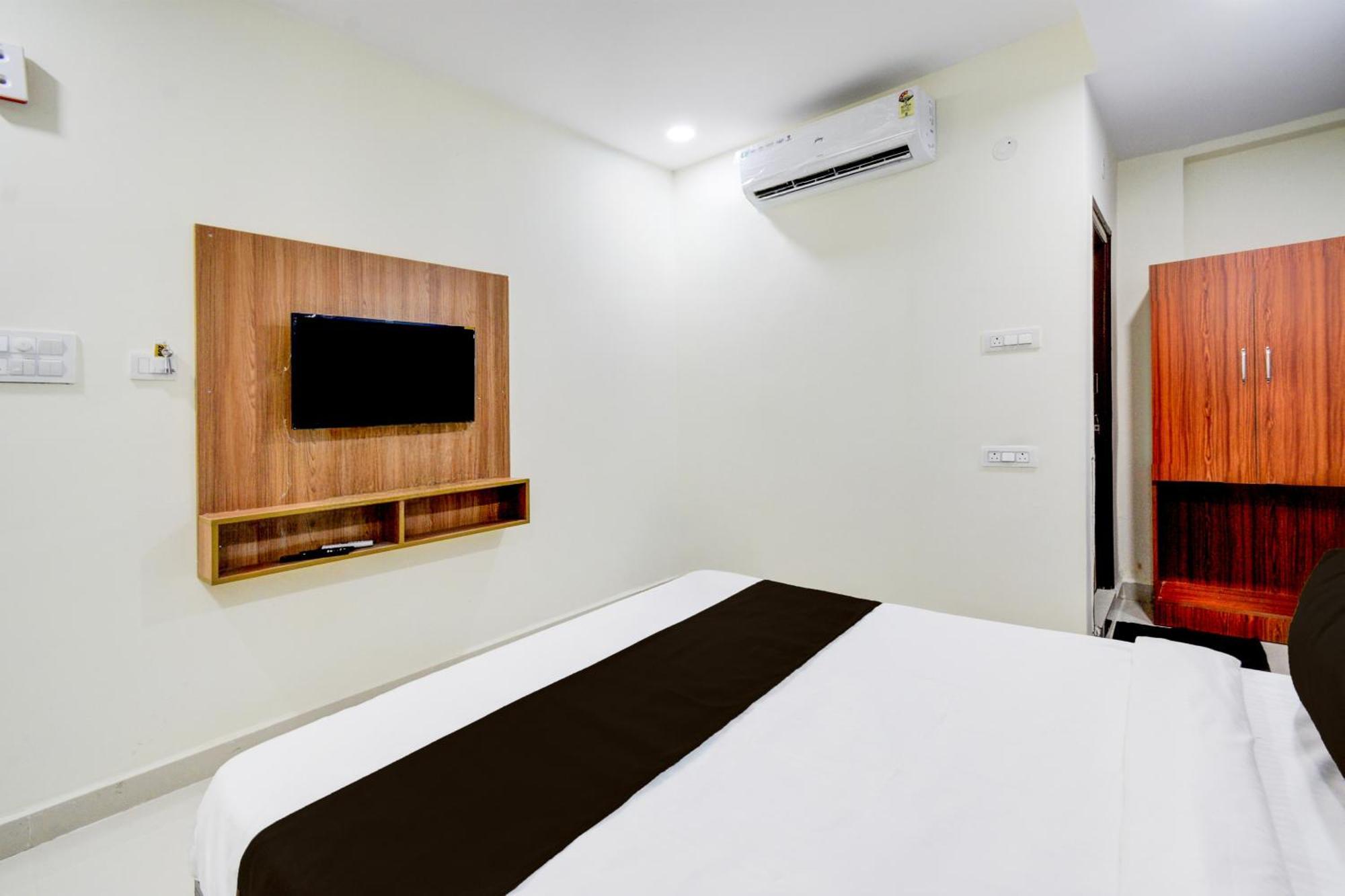 Super Townhouse Kukatpally North Formerly Munagala Arcade