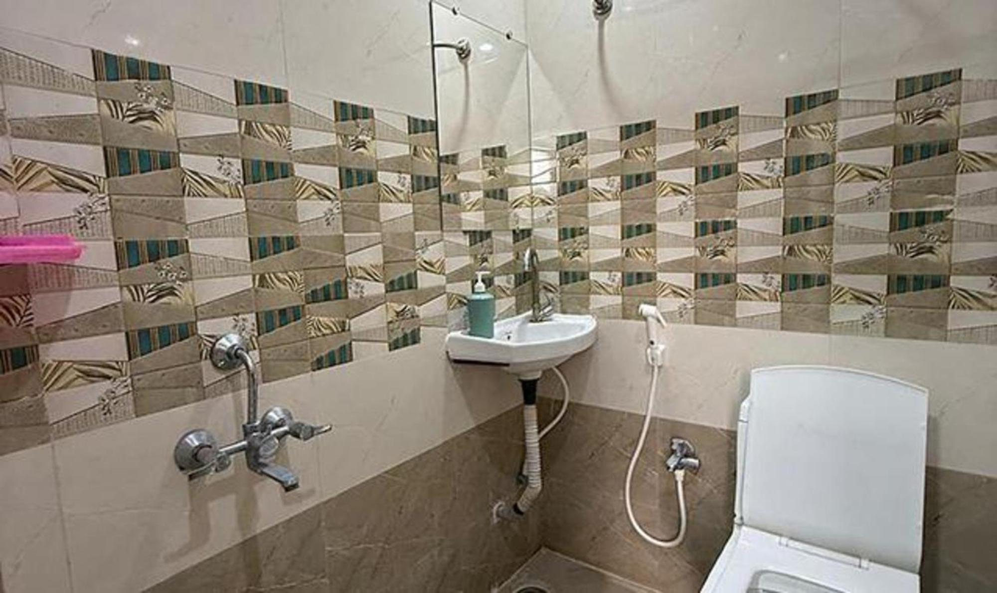 Hotel Fabhotel Vgr Comforts