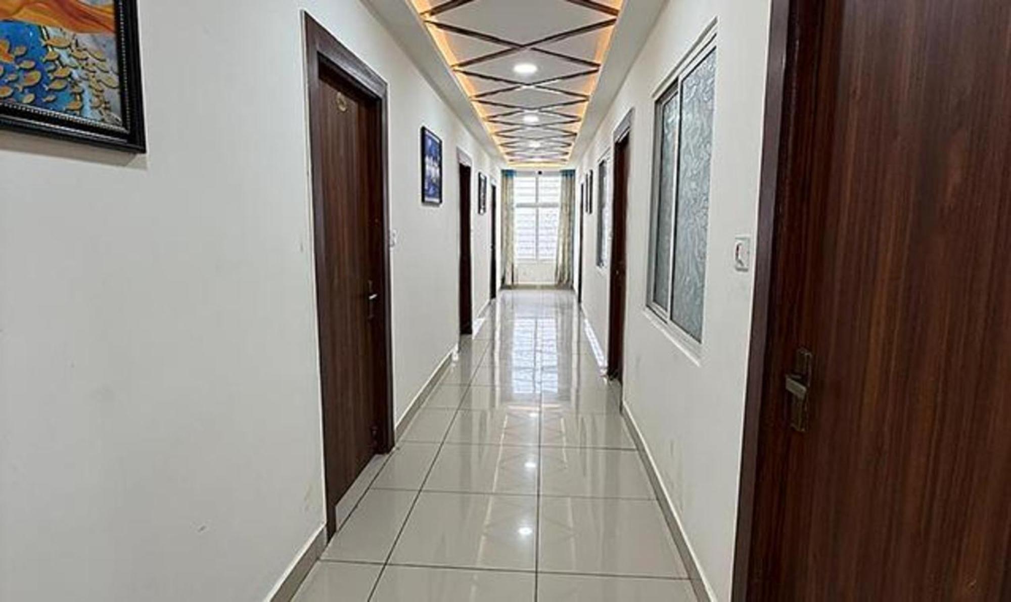 Fabhotel Vgr Comforts Hotel 5*