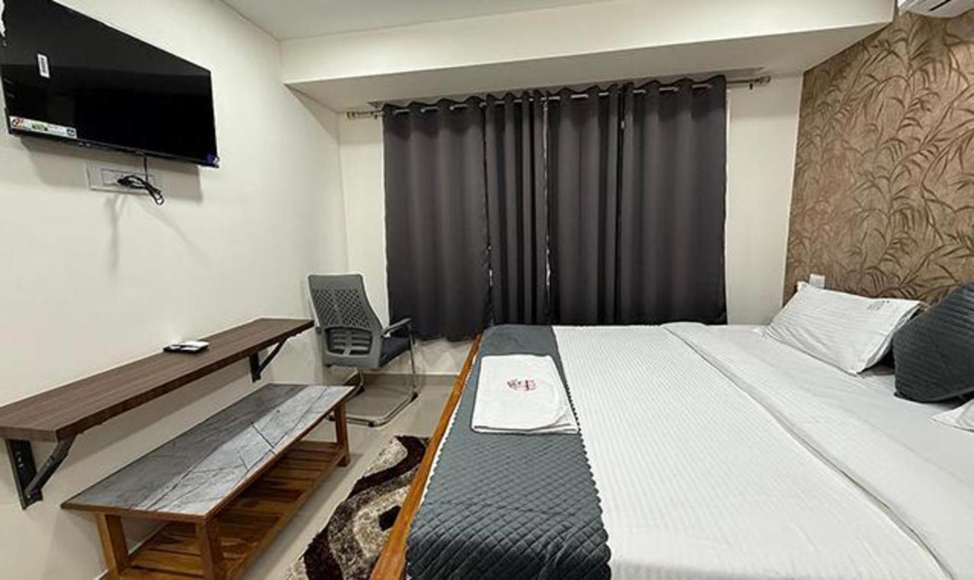 Hotel Fabhotel Vgr Comforts 5*
