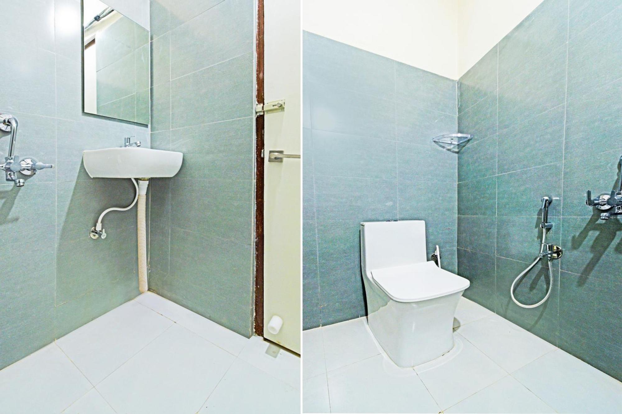 Super Collection O Sanath Nagar Near Railway Station * Hyderabad