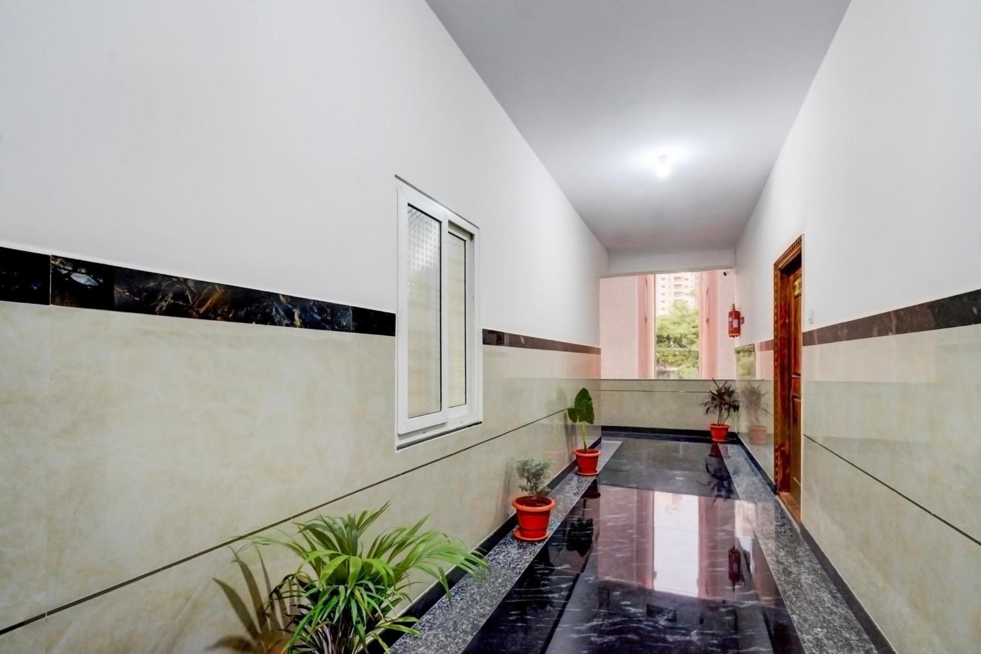 Hotel Super Townhouse Nallagandla Nest