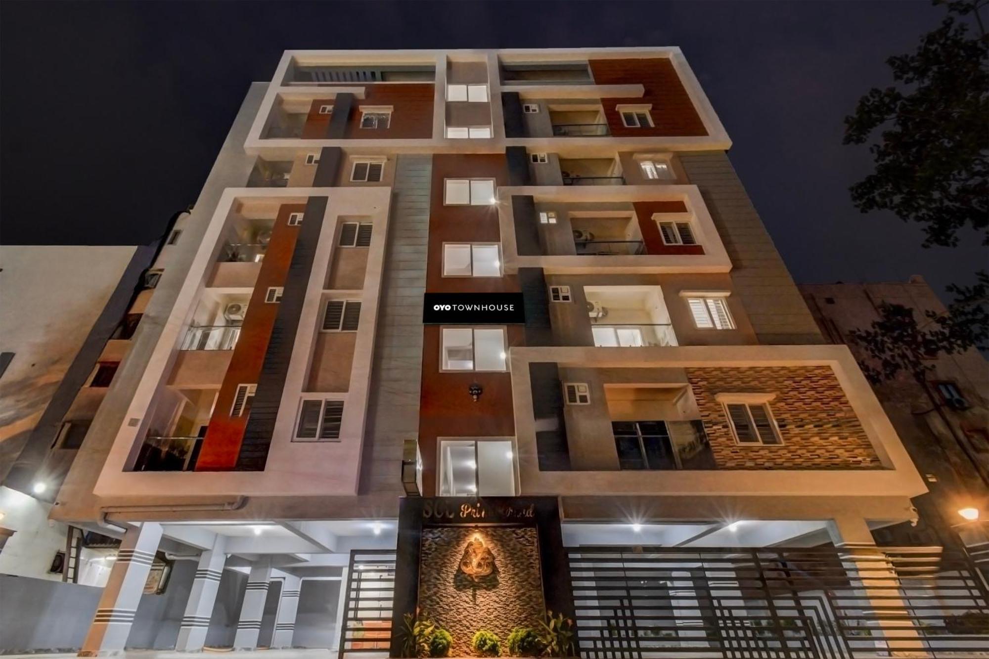 Super Townhouse Nallagandla Nest Hotel