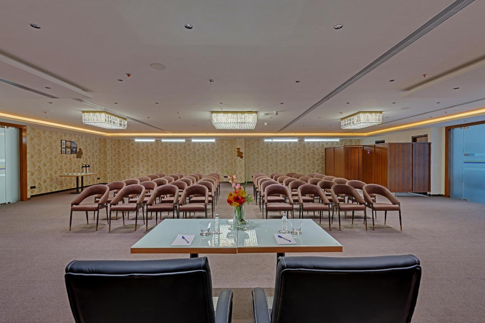 Click Shamshabad - Airport Hotel 4*