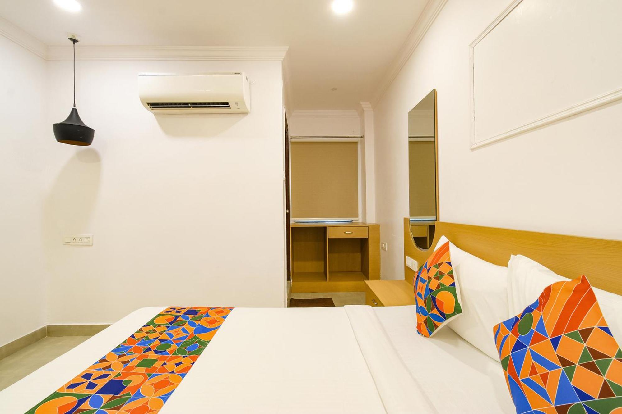 Fabhotel The Cinco Primera - Nr Kbr Park, Banjara Hills 4* Hyderabad