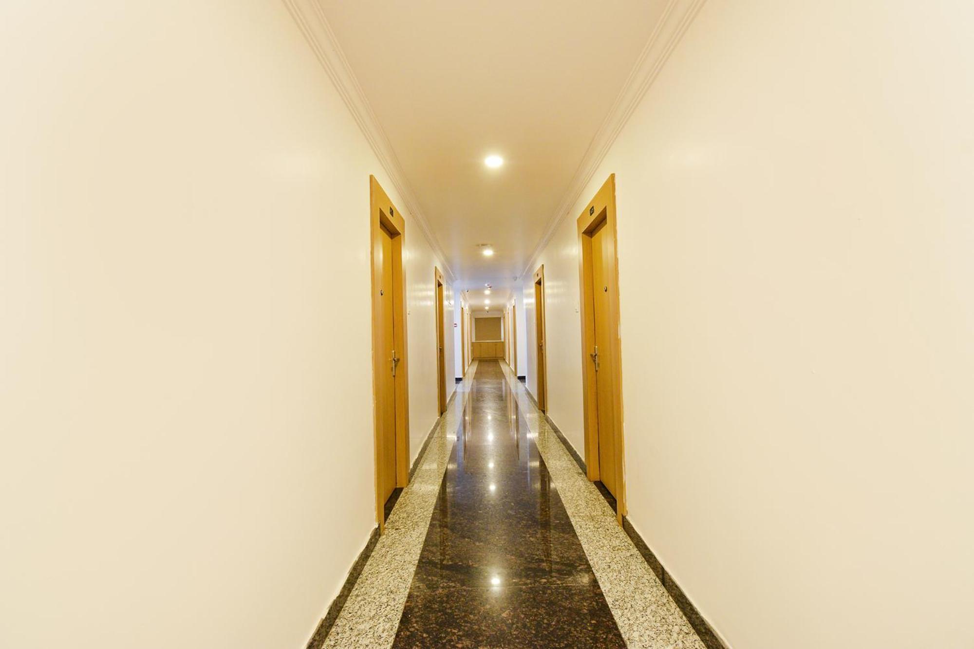 Fabhotel The Cinco Primera - Nr Kbr Park, Banjara Hills Hyderabad