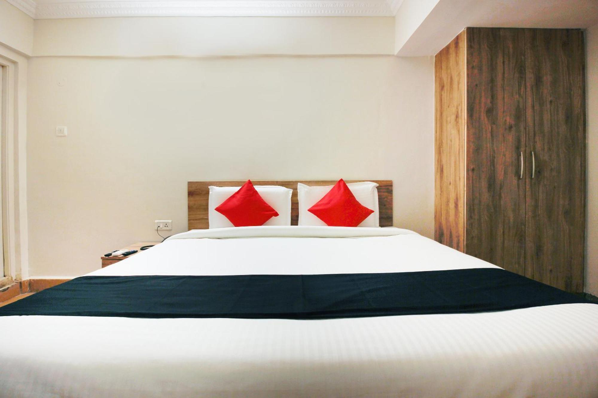 Hotel Capital O Sri Suprabhat Grand Near Kachiguda Railway Station Hyderabad