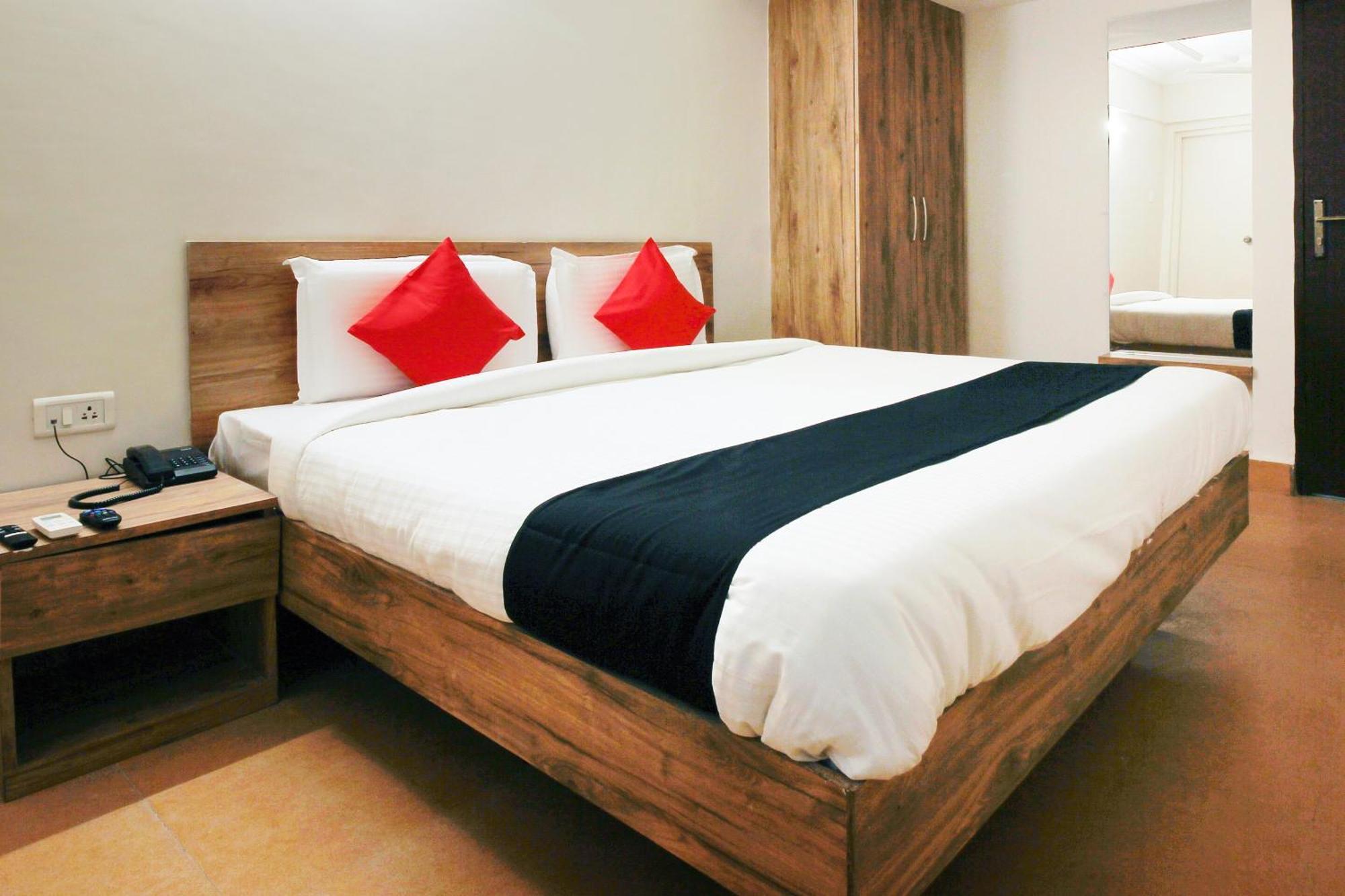 Capital O Sri Suprabhat Grand Near Kachiguda Railway Station Hyderabad