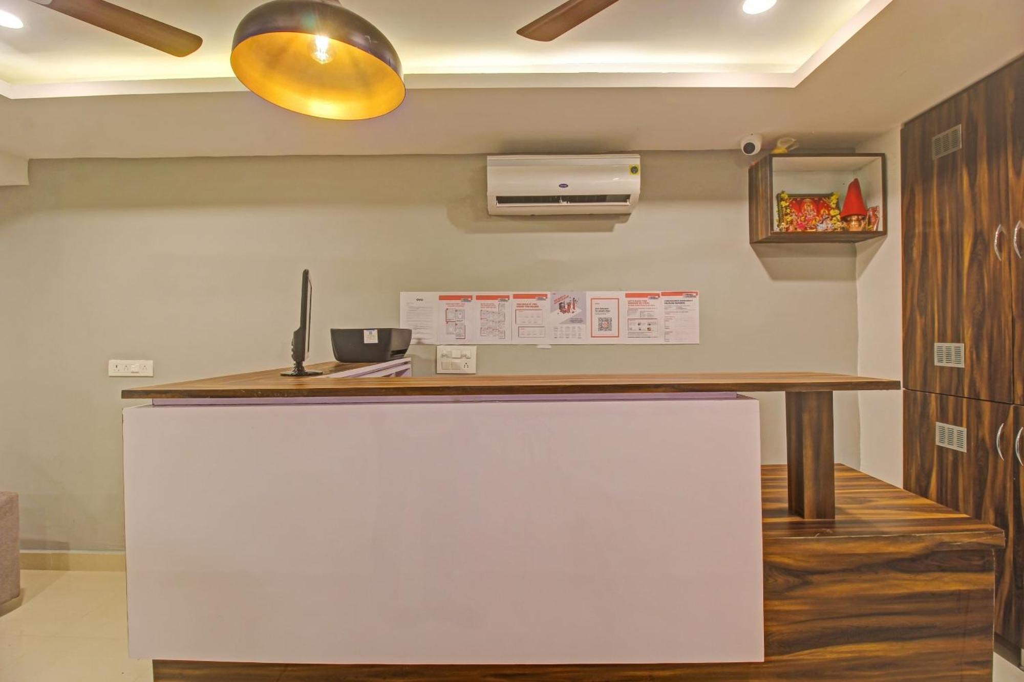 Hotel Super Townhouse Whiteridge Gachibowli Near Aig Hospital