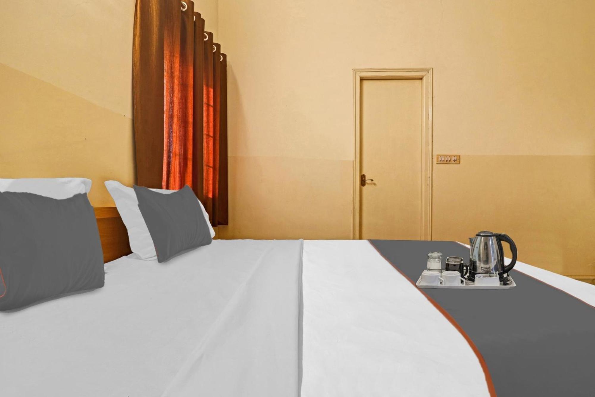 Capital O Samrat Palace Near Nampally Station Hotel Hyderabad