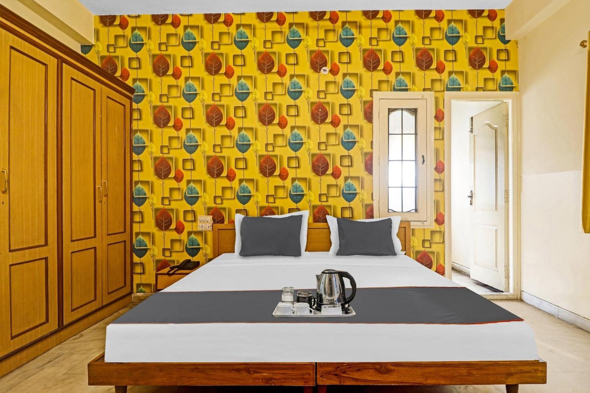 Hotel Capital O Samrat Palace Near Nampally Station Hyderabad