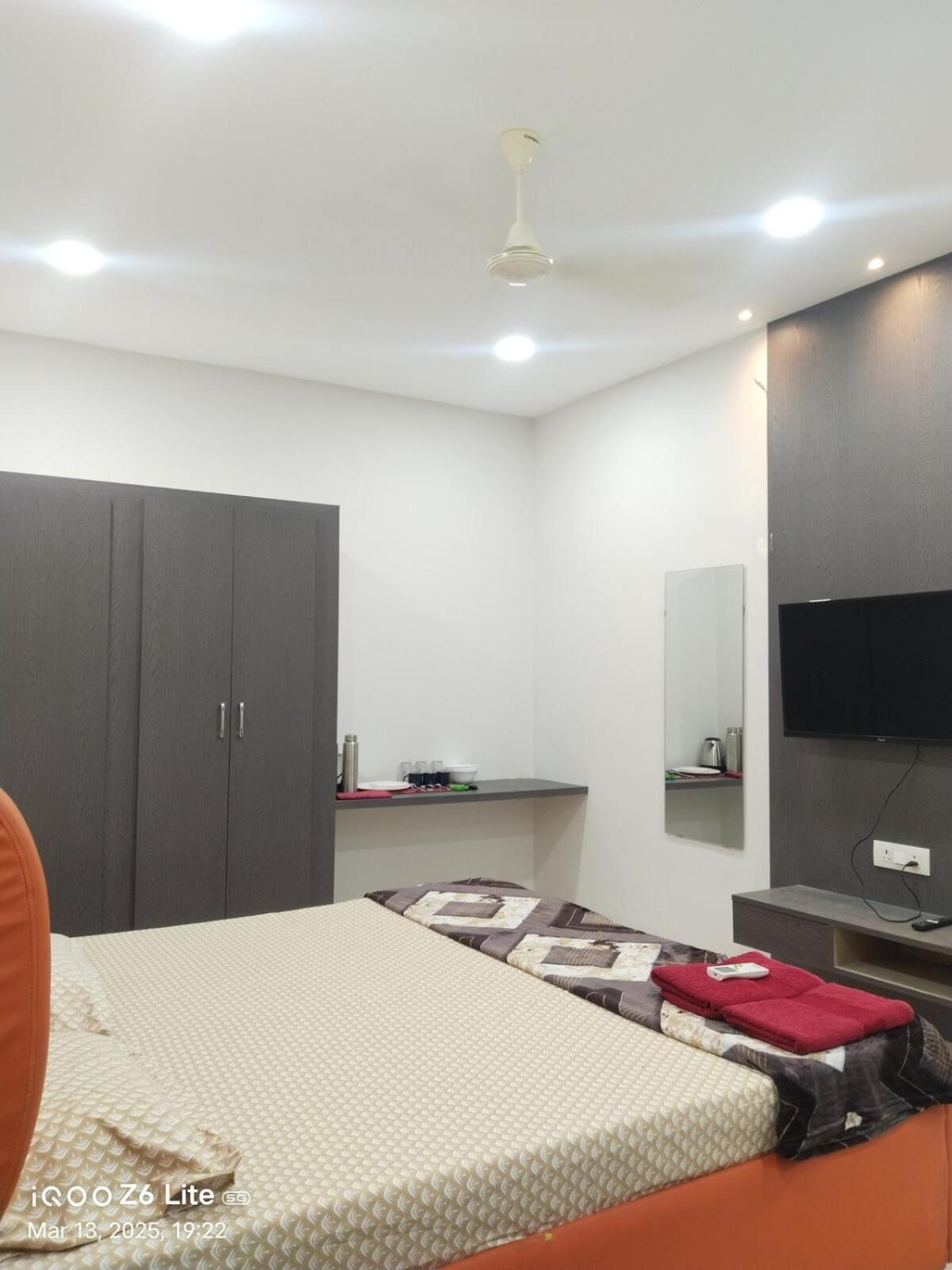 Privateroom- Near Aig Hitech Apartment *