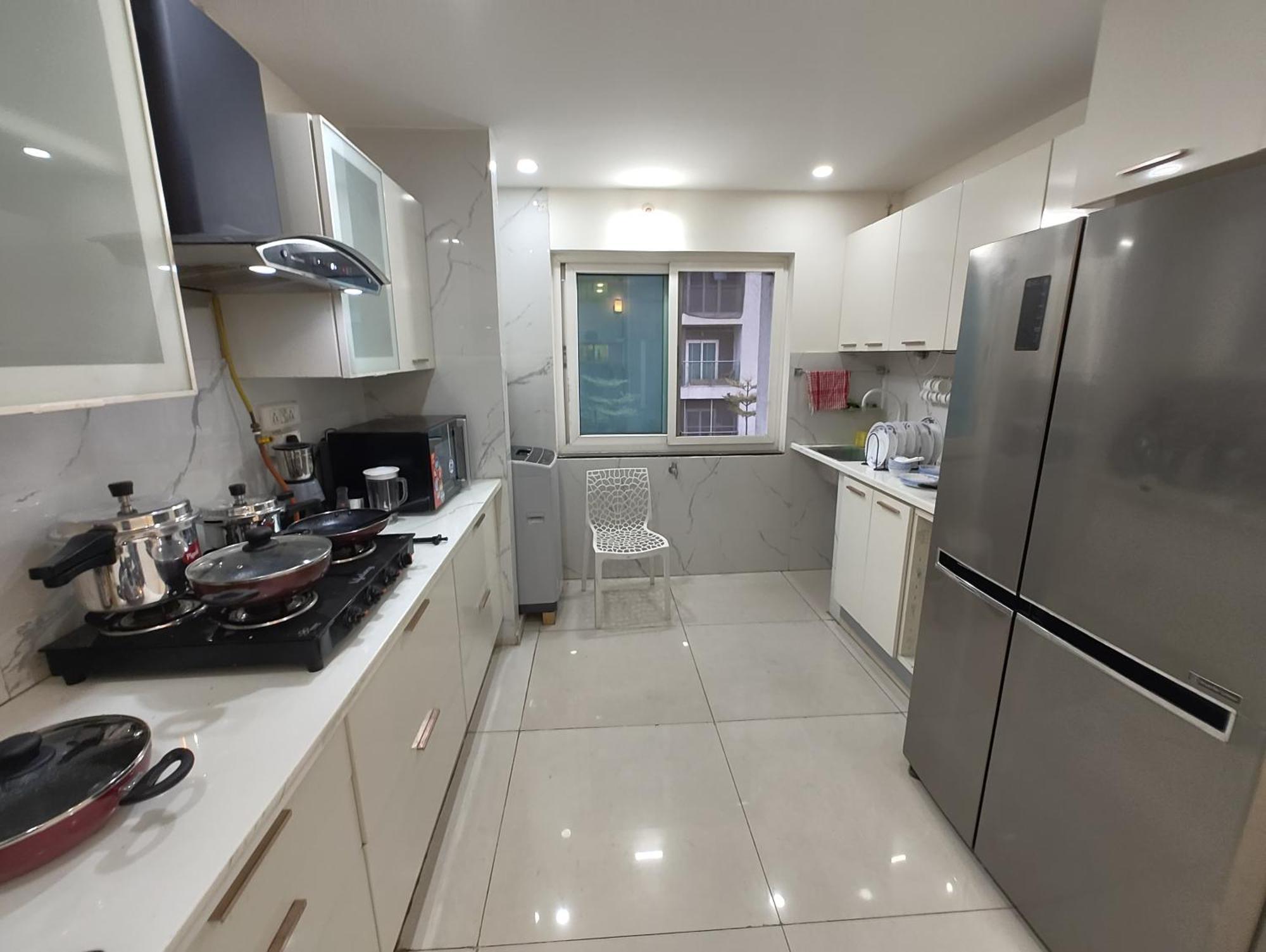 Magnus 3bhk Fully Furnished Flat - Gated Community, Club House, Pool