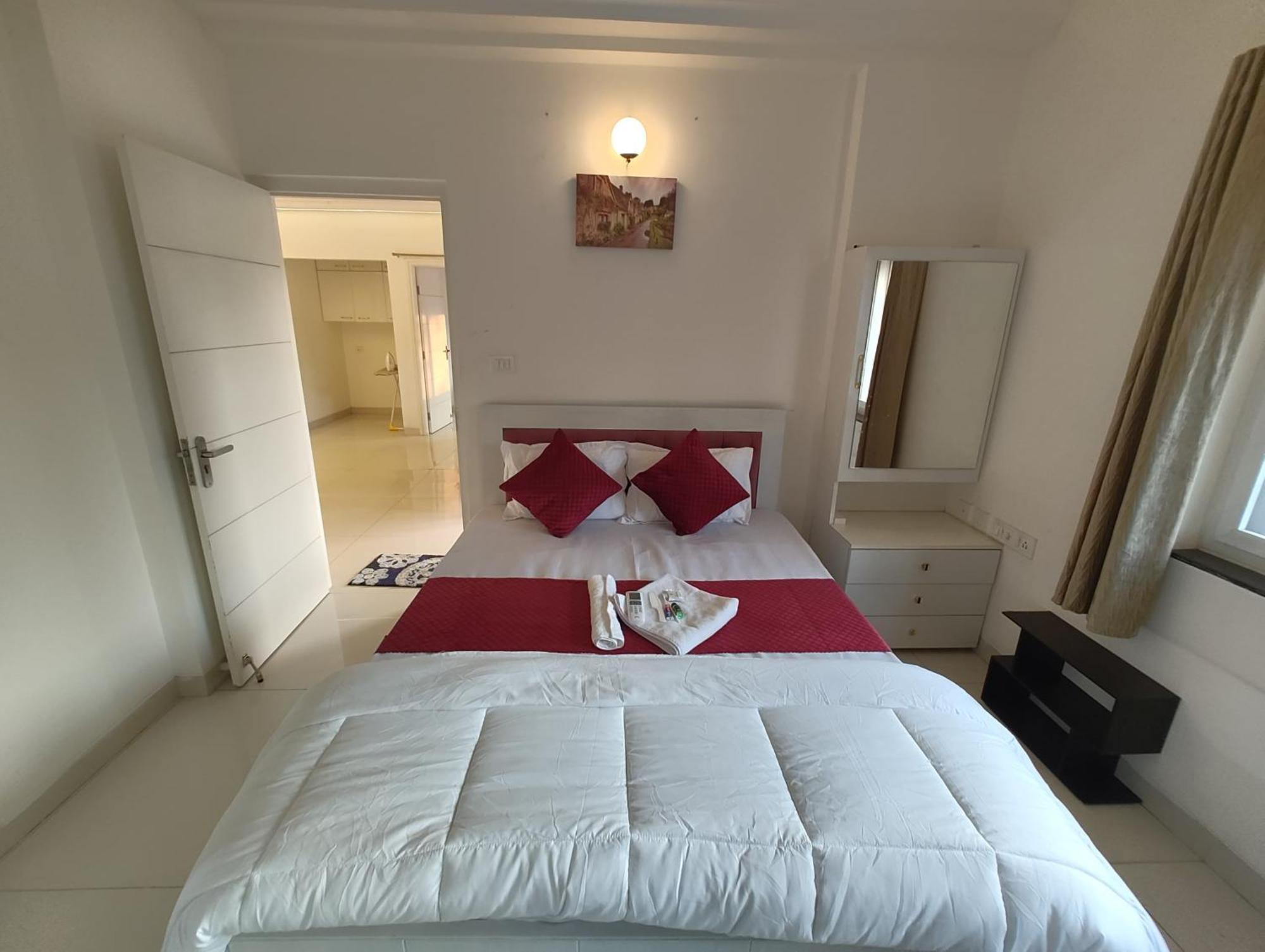 Magnus 3bhk Fully Furnished Flat - Gated Community, Club House, Pool