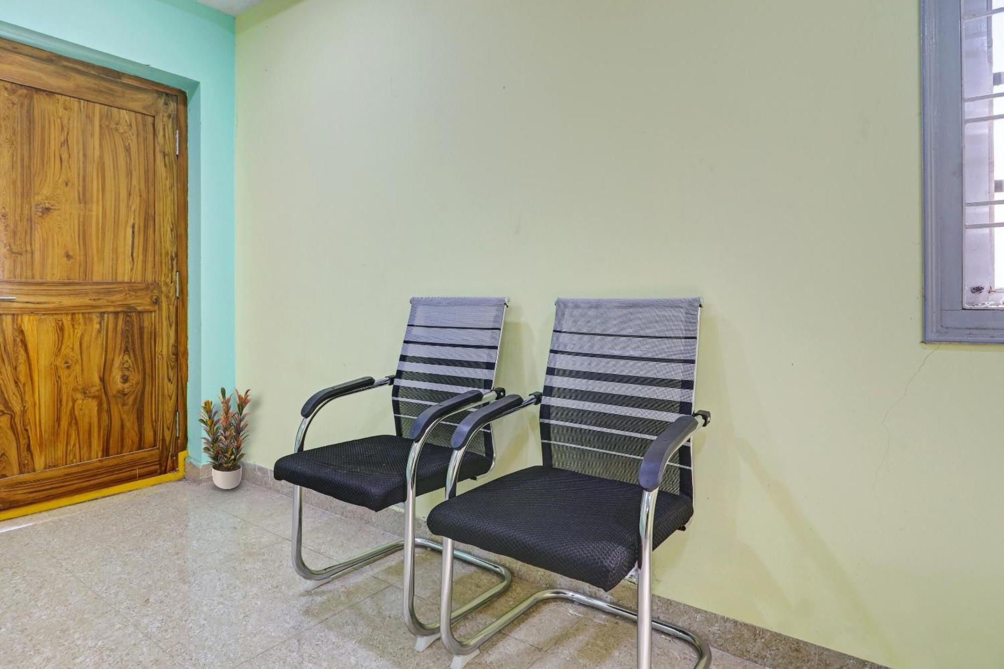Hotel O S V Residency Kajaguda Near Gachibowli 3*