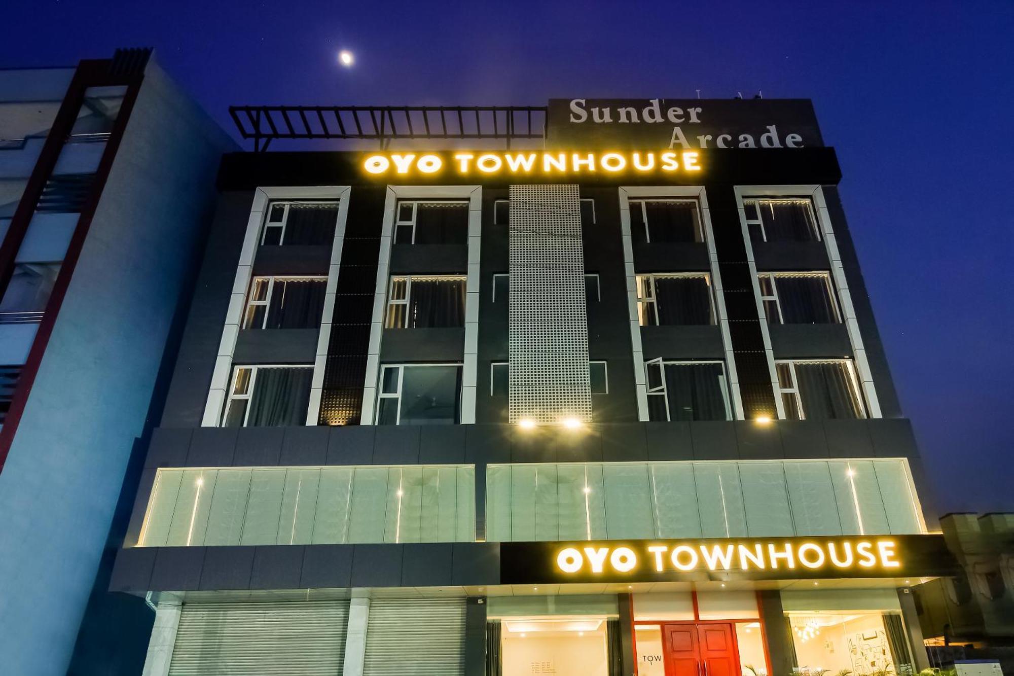 Super Townhouse Moosapet Rcc Prime 4*