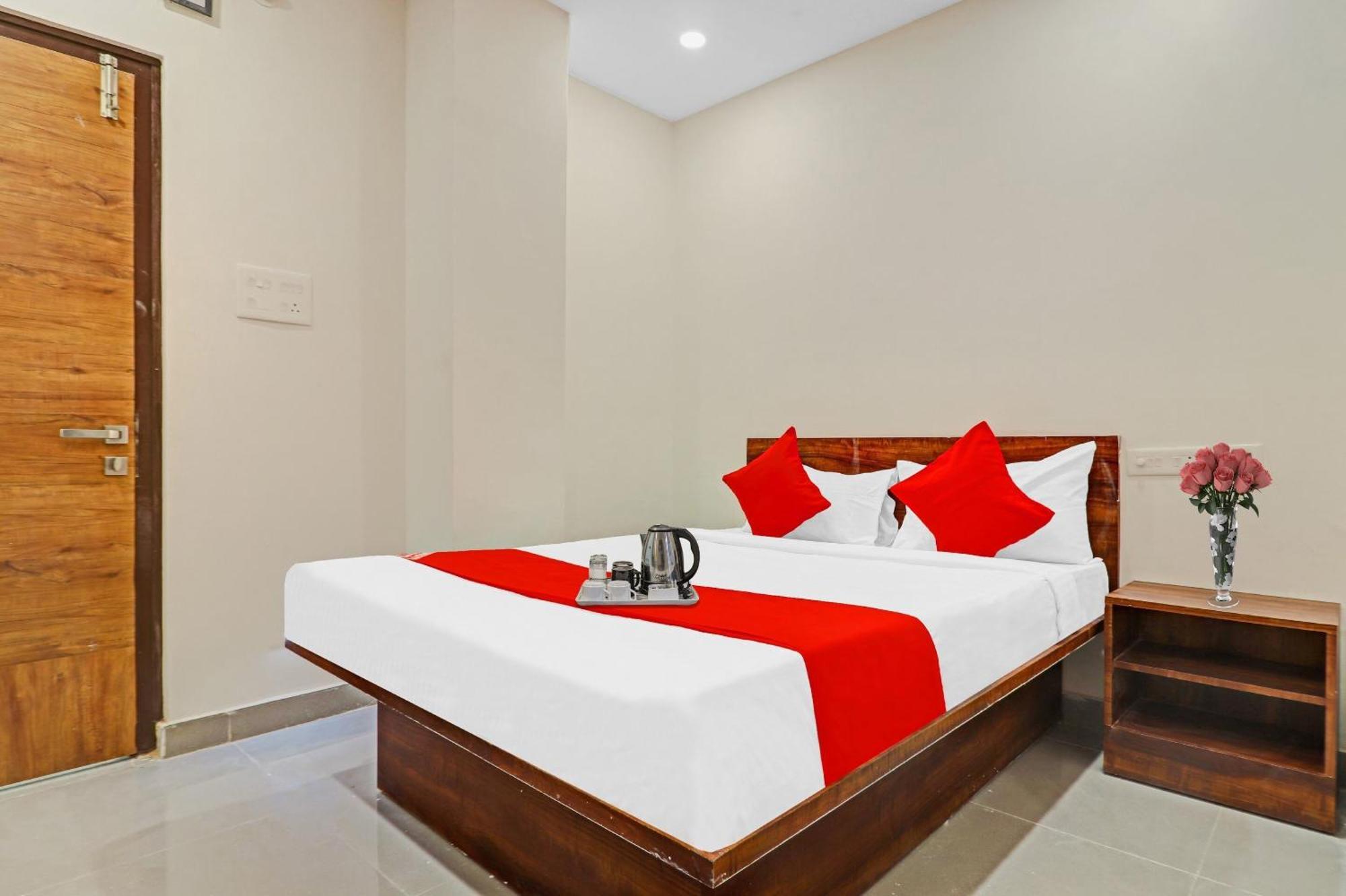O Night Eye Hotel 3*