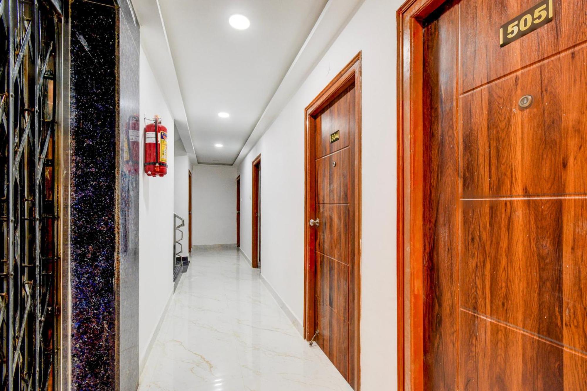 Hotel Super Townhouse Jp Nagar Miyapur 4*