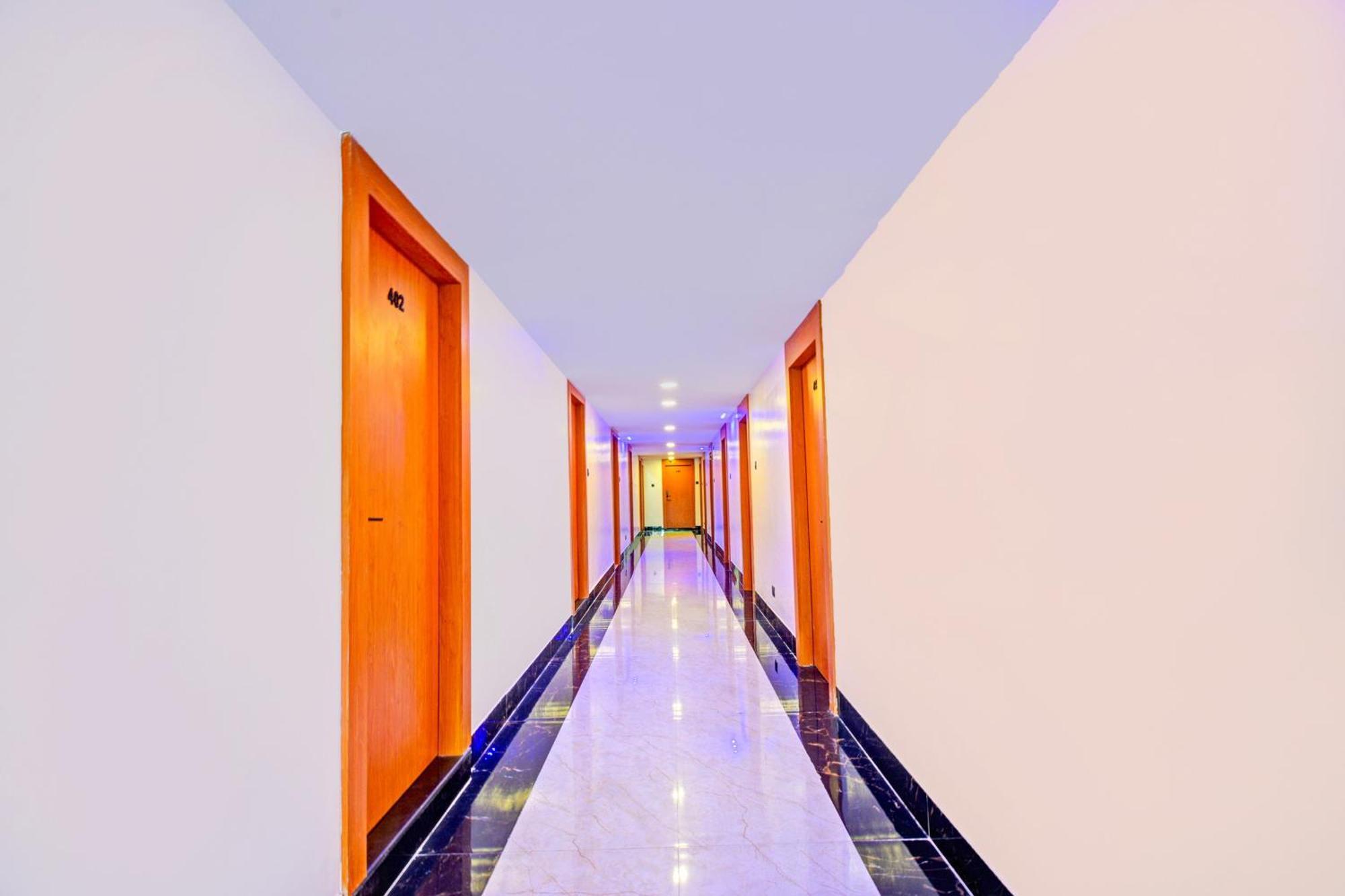 O The Vistara Hotel Hyderabad