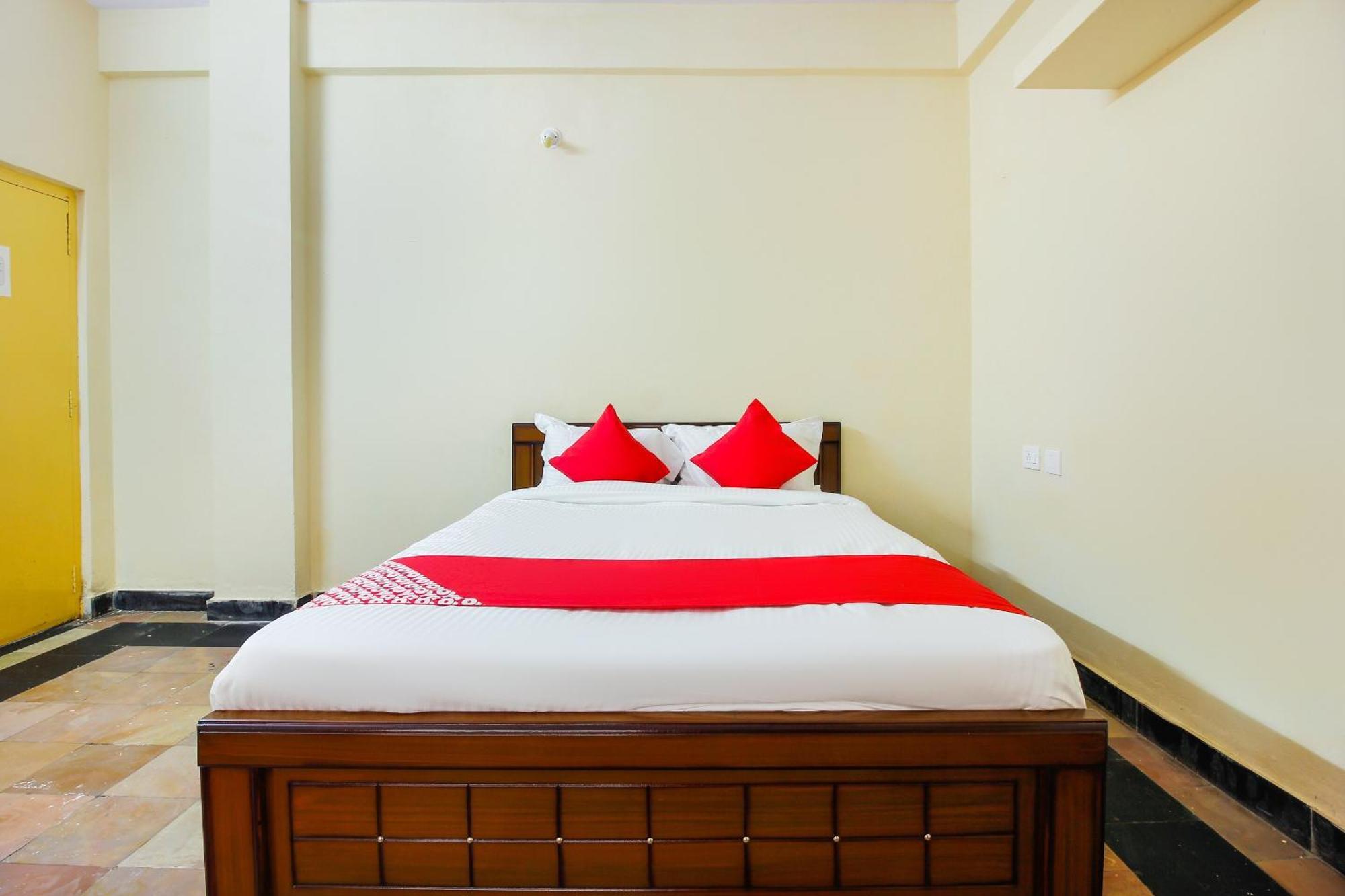 Hotel O Sai Residency Near Sr Nagar Metro Station 3*