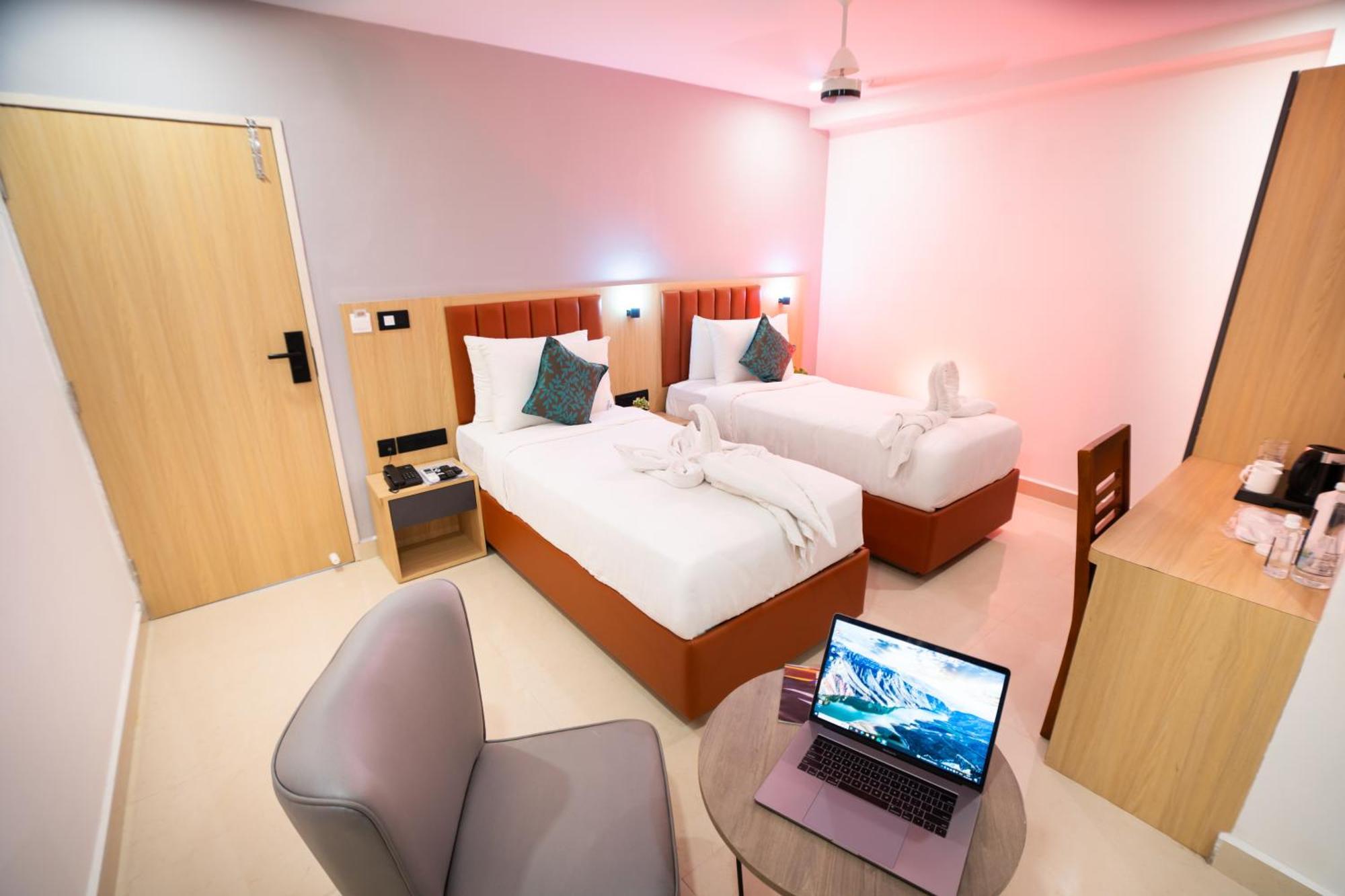 Sunrise Business Hotel 3*